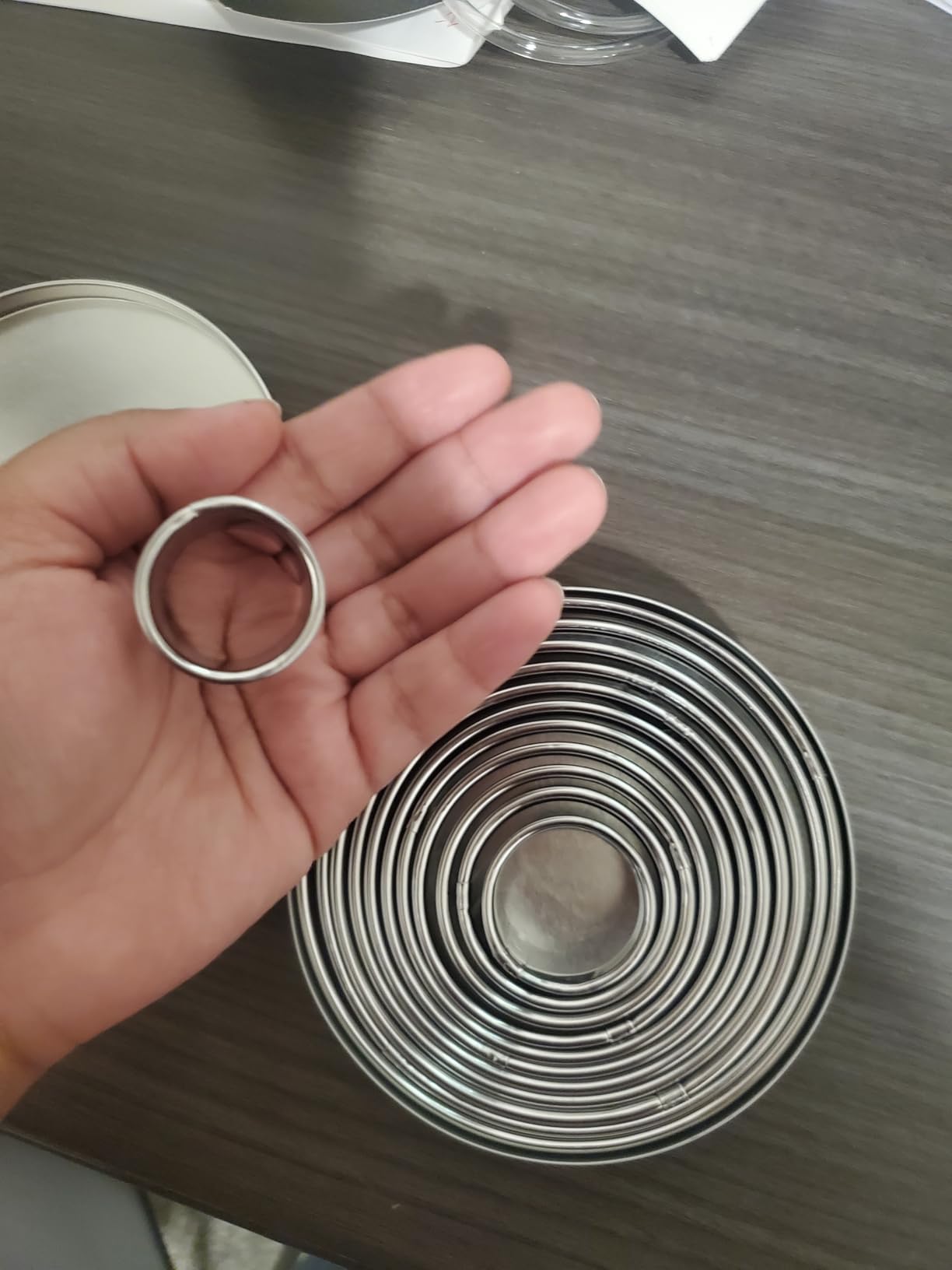 Bukuwa 12 Pcs Round Cookie Biscuit Cutter Set, Graduated Circle Cutters | 18/8 Stainless Steel, Pastry Cookie Cutters, Donut Cutter Ring Molds for Baking, Cooking, Gift customer photo 2