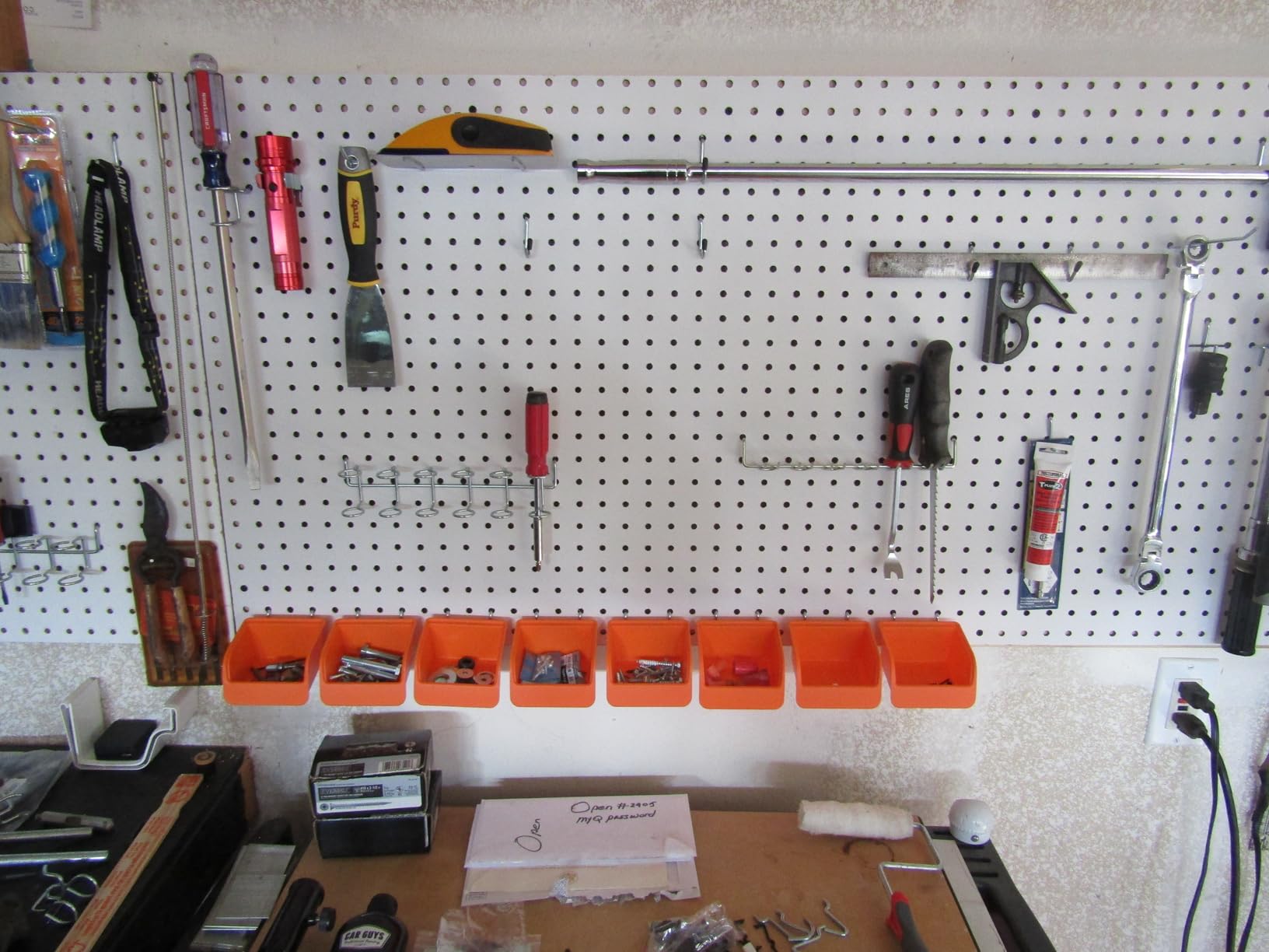 HORUSDY 150 PCS Pegboard Hooks Assortment Kit - 15 Types Heavy Duty Pegboard Accessories with Bins - Fits 1/8 & 1/4 Inch Pegboard Metal Hooks for Garage, Workshop, and Tool Organization customer photo 1