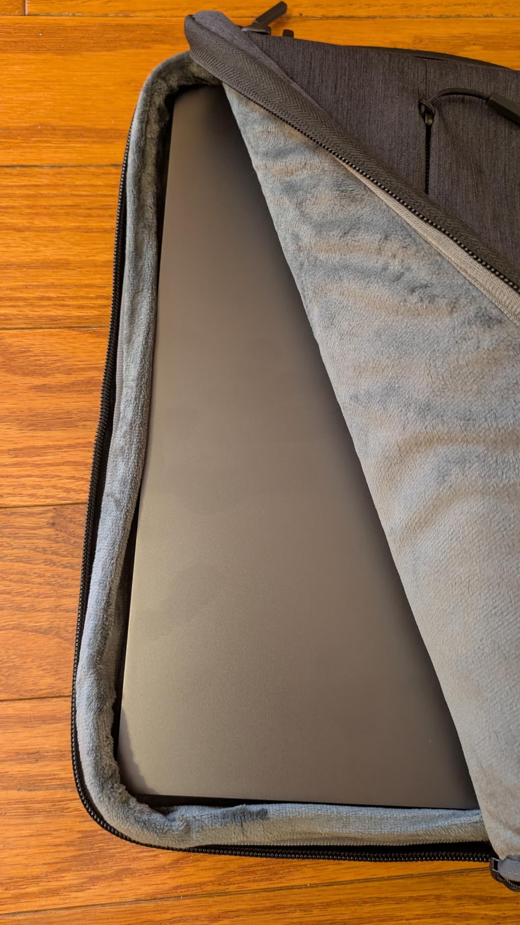 Lenovo Urban Laptop Sleeve 13 Inch for Laptop/Notebook/Tablet Compatible with MacBook Air/Pro Water Resistant - Charcoal Grey customer photo 1