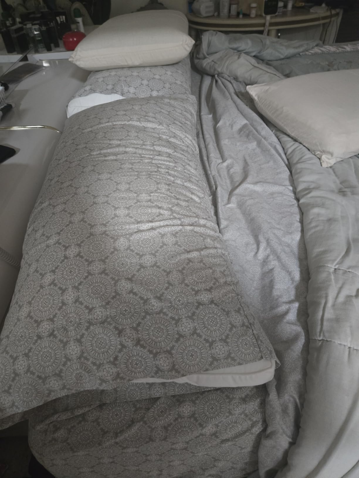 Utopia Bedding Gusset Bed Pillow, Hotel Pillows Queen Size Set of 2, White | Cotton Blended Down alternative pillows for sleeping, soft fluffy cooling comfort for Back, Stomach & side sleepers, 2 pack customer photo 2