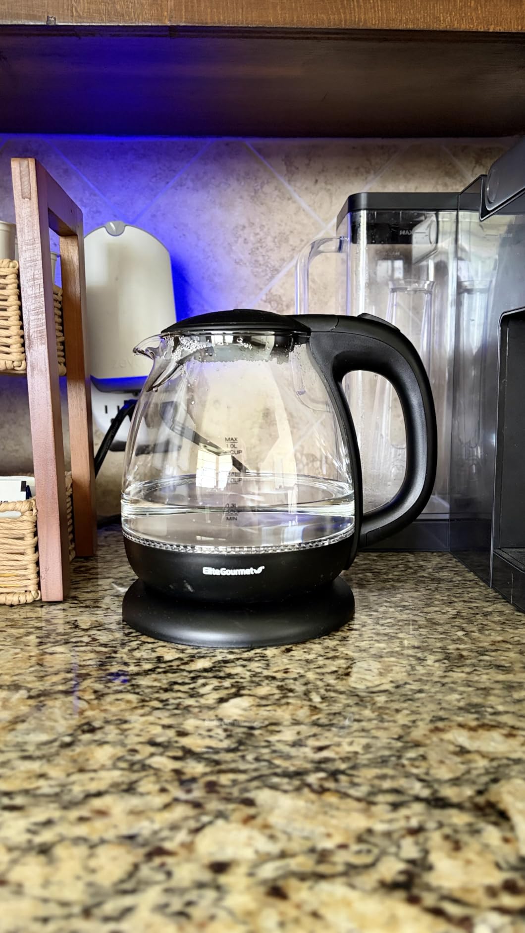 Elite Gourmet EKT1001 1.0L Glass Kettle, 1100W, Cordless Base, Black customer photo 1