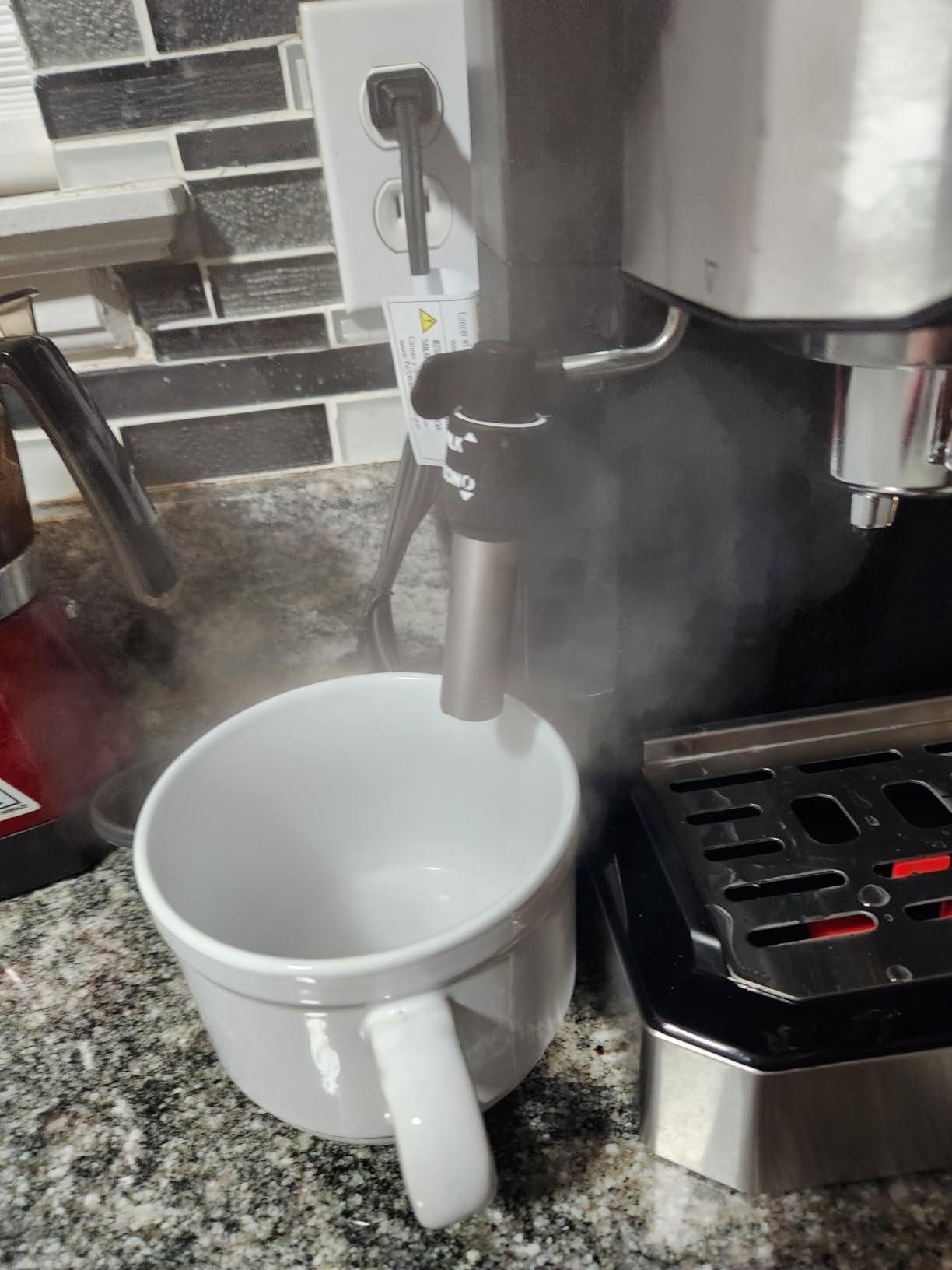 De'Longhi All-in-One Espresso & Coffee Maker, 10-Cup Pot, Milk Frother, Dual Heating System, 15-Bar Pressure customer photo 2