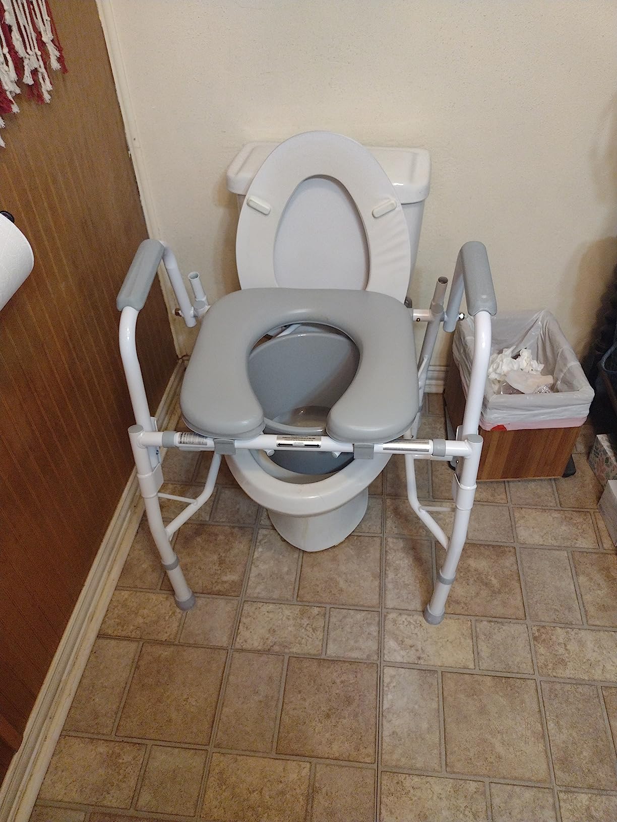 Medline Drop Arm Commode Chair for Adults and Seniors, Padded Seat, Removable Pail, Splash Guard, Drop-Down Arms, 350 lb. Weight Capacity customer photo 1