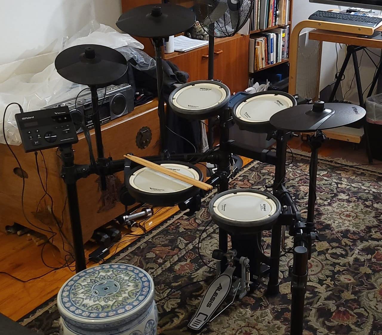 Roland TD-07KV Electronic V-Drums Kit | Legendary Dual-Ply All Mesh Head kit with superior expression and playability, Bluetooth Audio and MIDI, USB customer photo 2