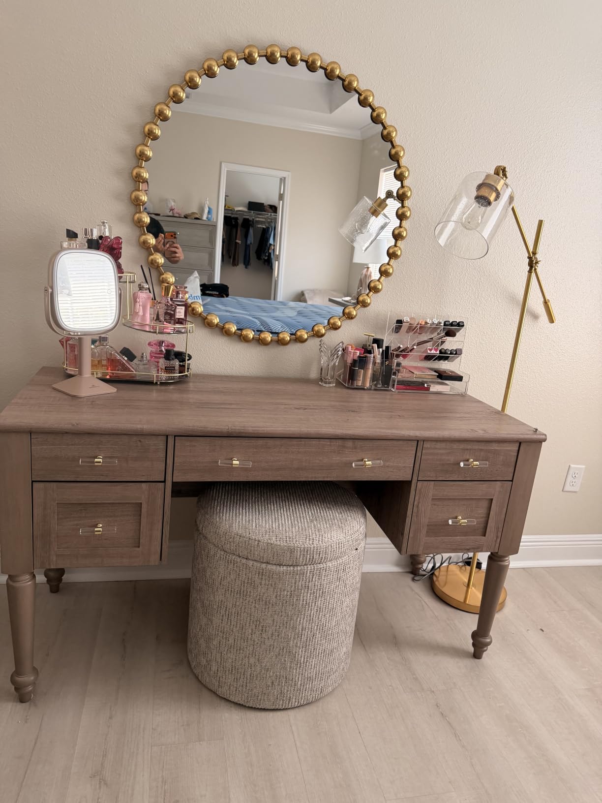 Madison Park 27 Inch Gold Round Mirror, Round Mirrors for Wall Decor, Metal Frame Circle Mirrors for Bathroom, Living Room, Circle Wall Metal Art Mirror customer photo 1
