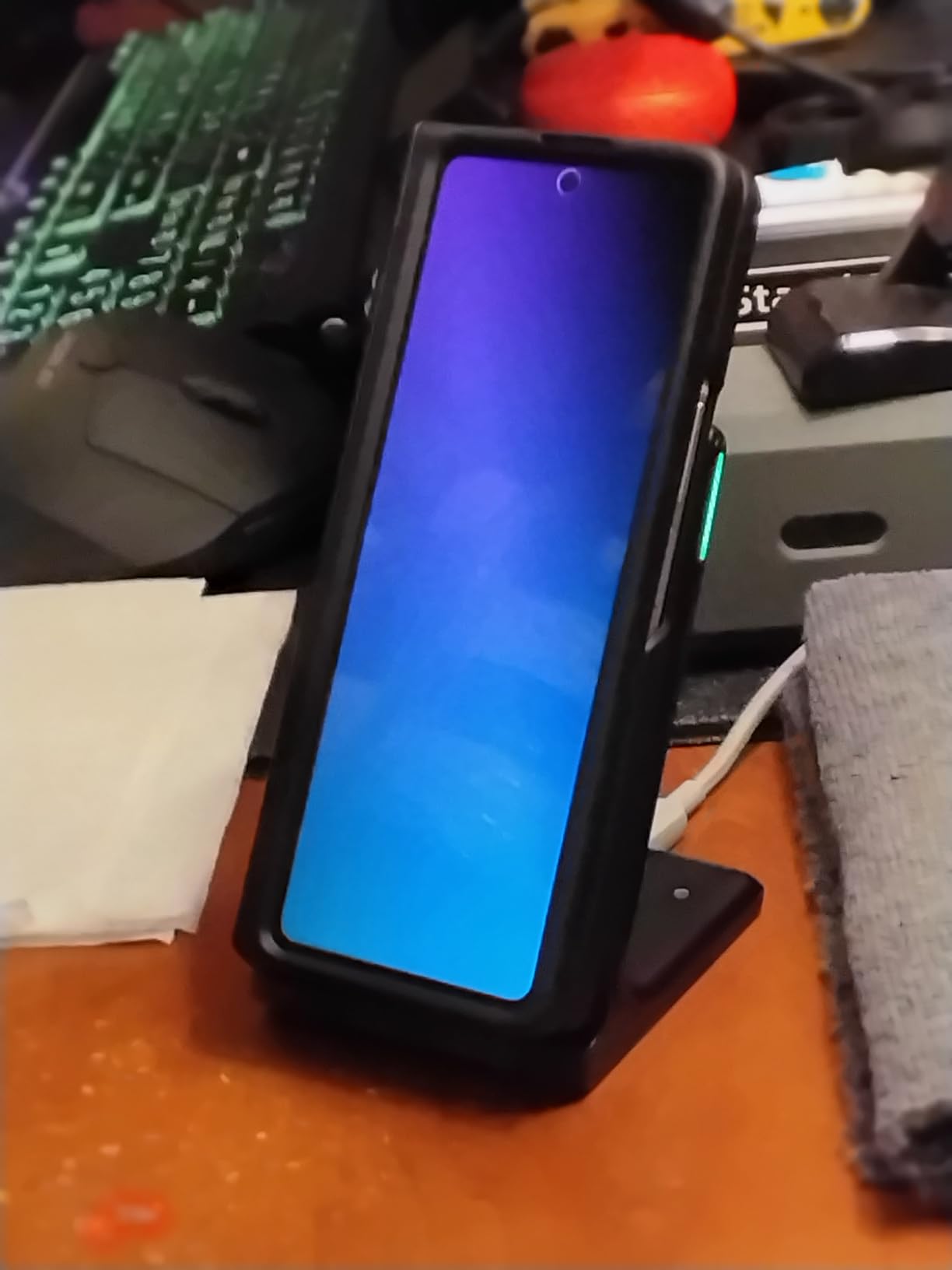 INIU Wireless Charger, 15W Fast Wireless Charging Phone Station with LED | Sleep-Friendly Adaptive Light, Exclusive Temp°Guard, Wireless Charging Station for iPhone 17 16 Pro Max, Samsung S25 S24 etc customer photo 1
