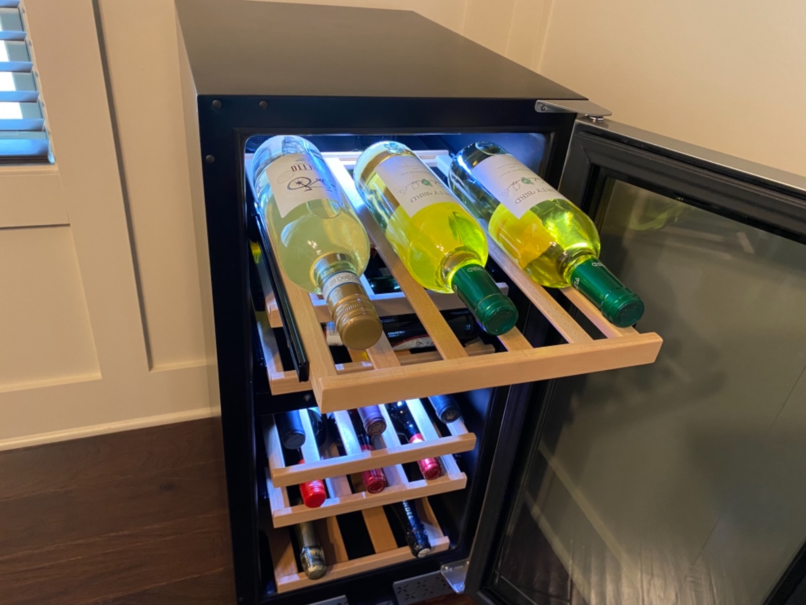 Tylza Mini Fridge 15 Inch Wine Cooler Under Counter, 30 Bottles Dual Zone Wine Fridge with Safty Lock, Wine Refrigerator Freestanding, Built-in Wine Cellars customer photo 1
