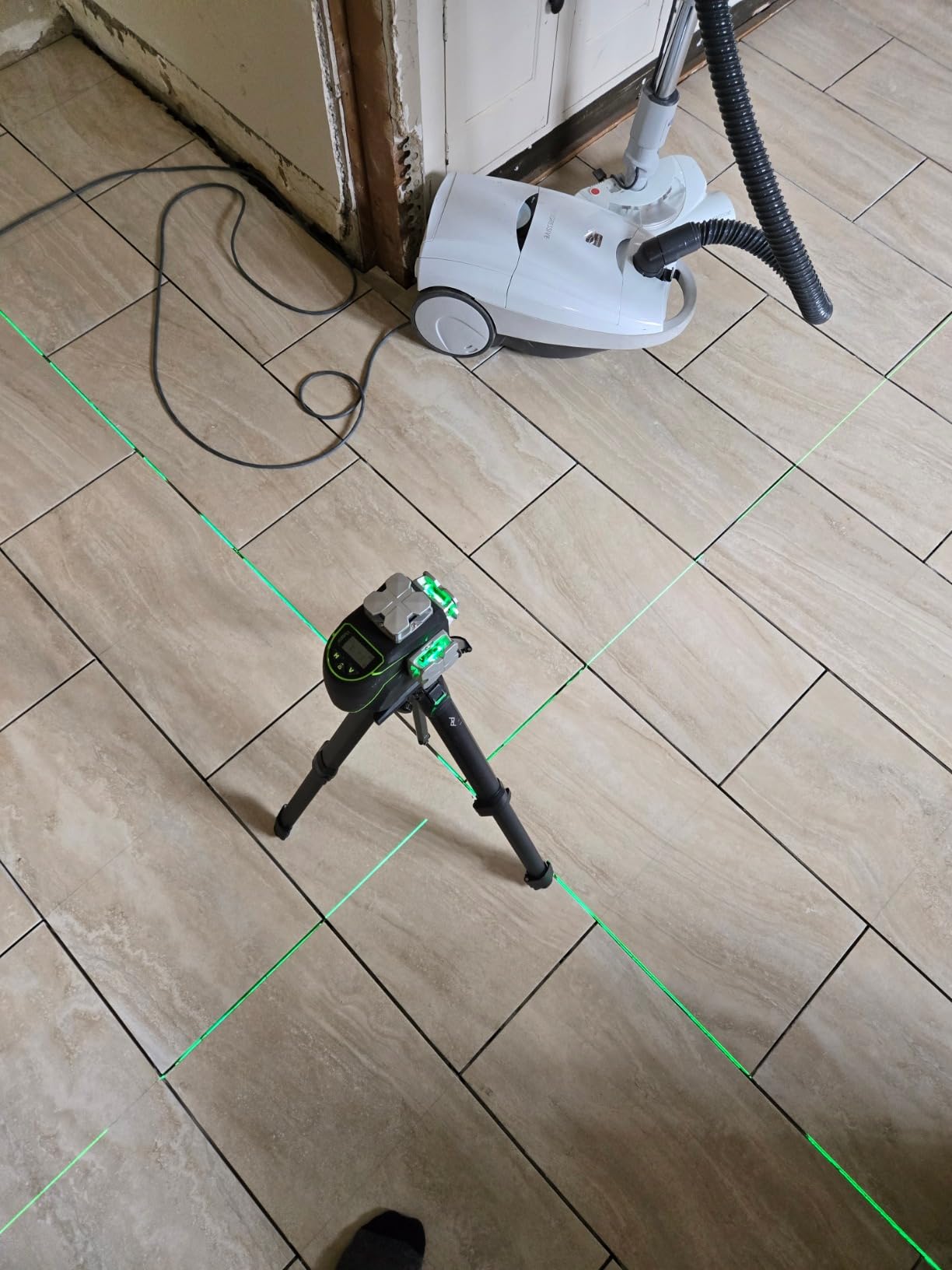 Huepar Laser Level 360 Self Leveling, S04CG 4x360° Green 4D Cross Line Laser with LCD Screen, Bluetooth Outdoor Pulse Mode, Remote Control, Rechargeable 16 Lines Laser Tool for Construction/Tile/Floor customer photo 1