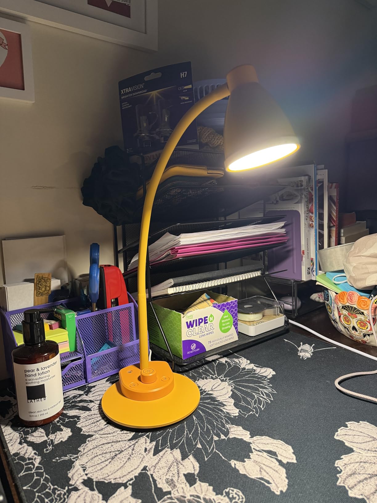 BOHON LED Desk Lamp with USB Charging Port customer photo 1
