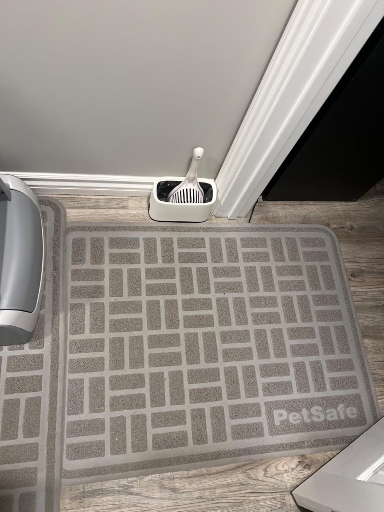 PetSafe Anti-Tracking Cat Litter Mat, Small | 20.5 x 19.7 in, Durable Mesh Trapping Mat for Crystal & Clay Clumping Cat Litter, Leakproof Double-Layer Backing, BPA-Free customer photo 2