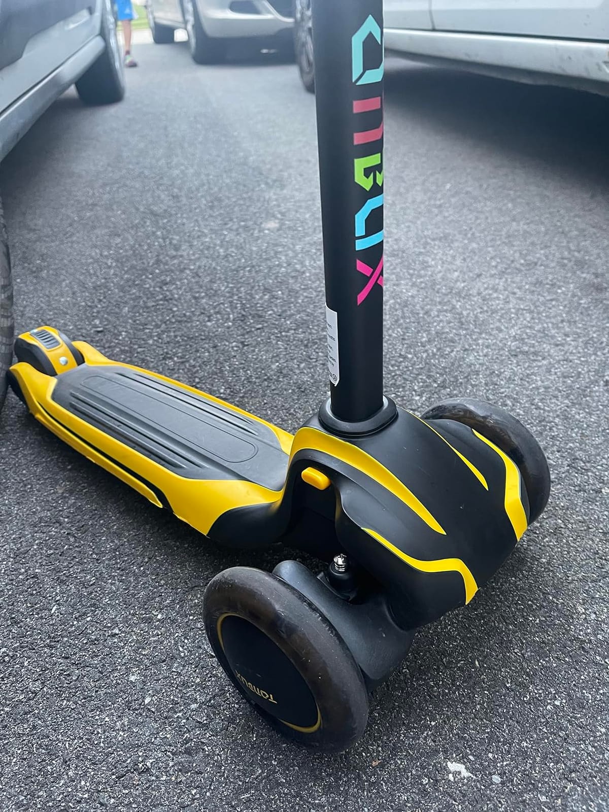 TONBUX Kids Scooter for Age 3-12, Toddler Scooter with 4 Adjustable Heights, Light Up 3-Wheels Scooter, Shock Absorption Design, Lean to Steer, Balance Training Scooter for Kids customer photo 2