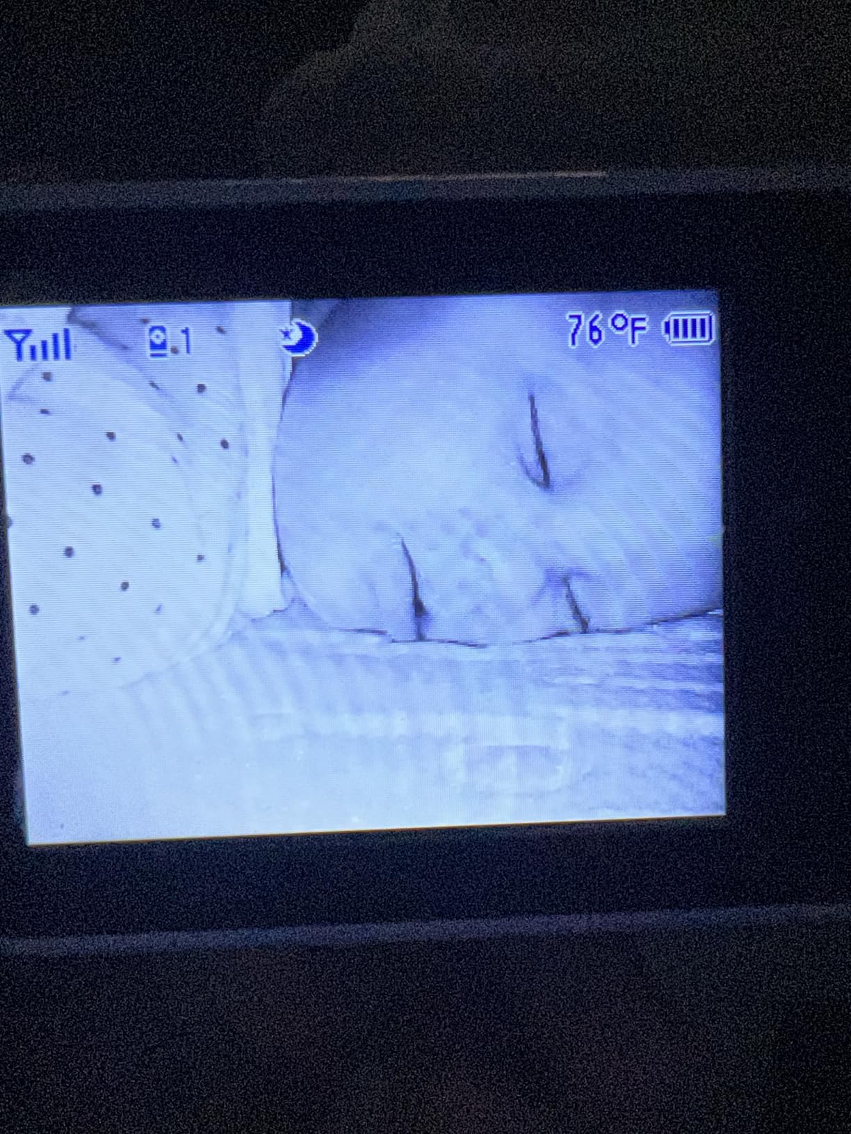 VTech Baby Monitor No WiFi VM819 - 19Hr Video Battery, 1000ft Range, Night Vision, Two-Way Talk, Temperature Sensor, Sound-Activated Screen, Lullabies customer photo 1