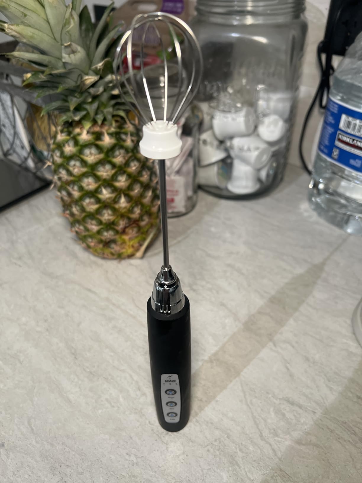 YUSWKO Handheld Milk Frother Wand for Coffee, Rechargeable Electric Whisk with 3 Heads 3 Speeds Drink Mixer Coffee Frother For Latte, Cappuccino, Hot Chocolate, Egg, Black customer photo 2