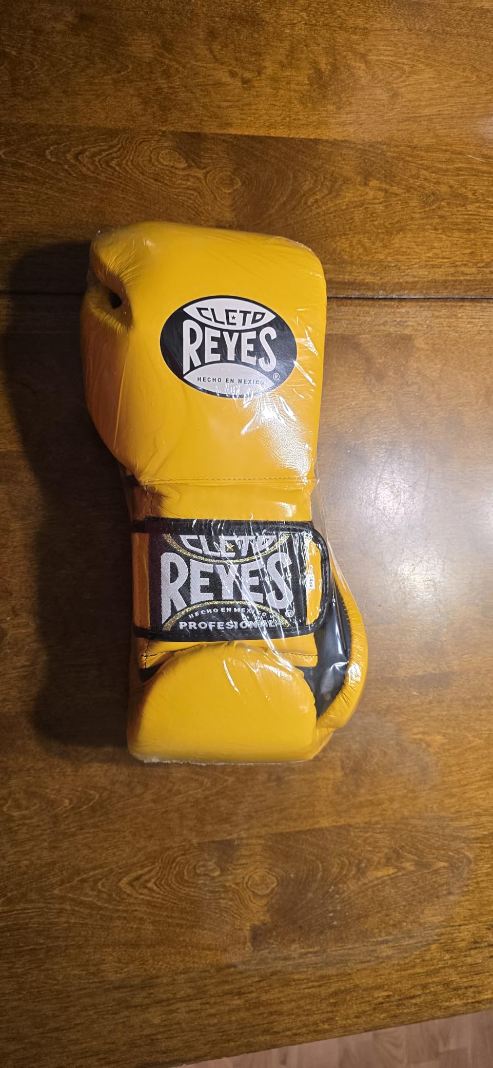 CLETO REYES Training Boxing Gloves with Hook and Loop Closure for Sparring and Heavy Punching Bags, Men and Women, MMA, Kickboxing, Muay Thai customer photo 2