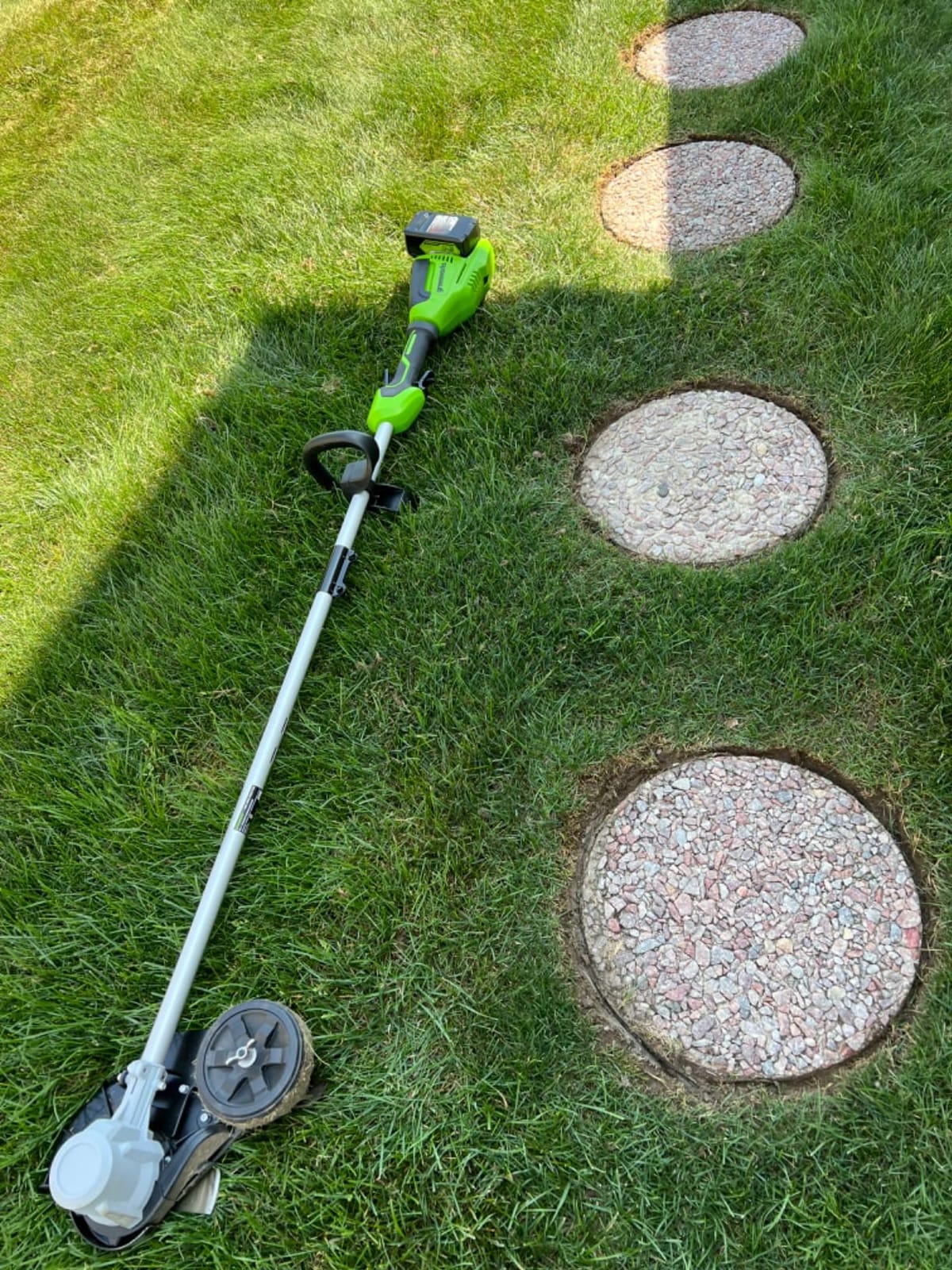 Greenworks 48V(24V x 2) 8 in Cordless Electric Edger, (2) 4.0 Ah Batteries customer photo 1
