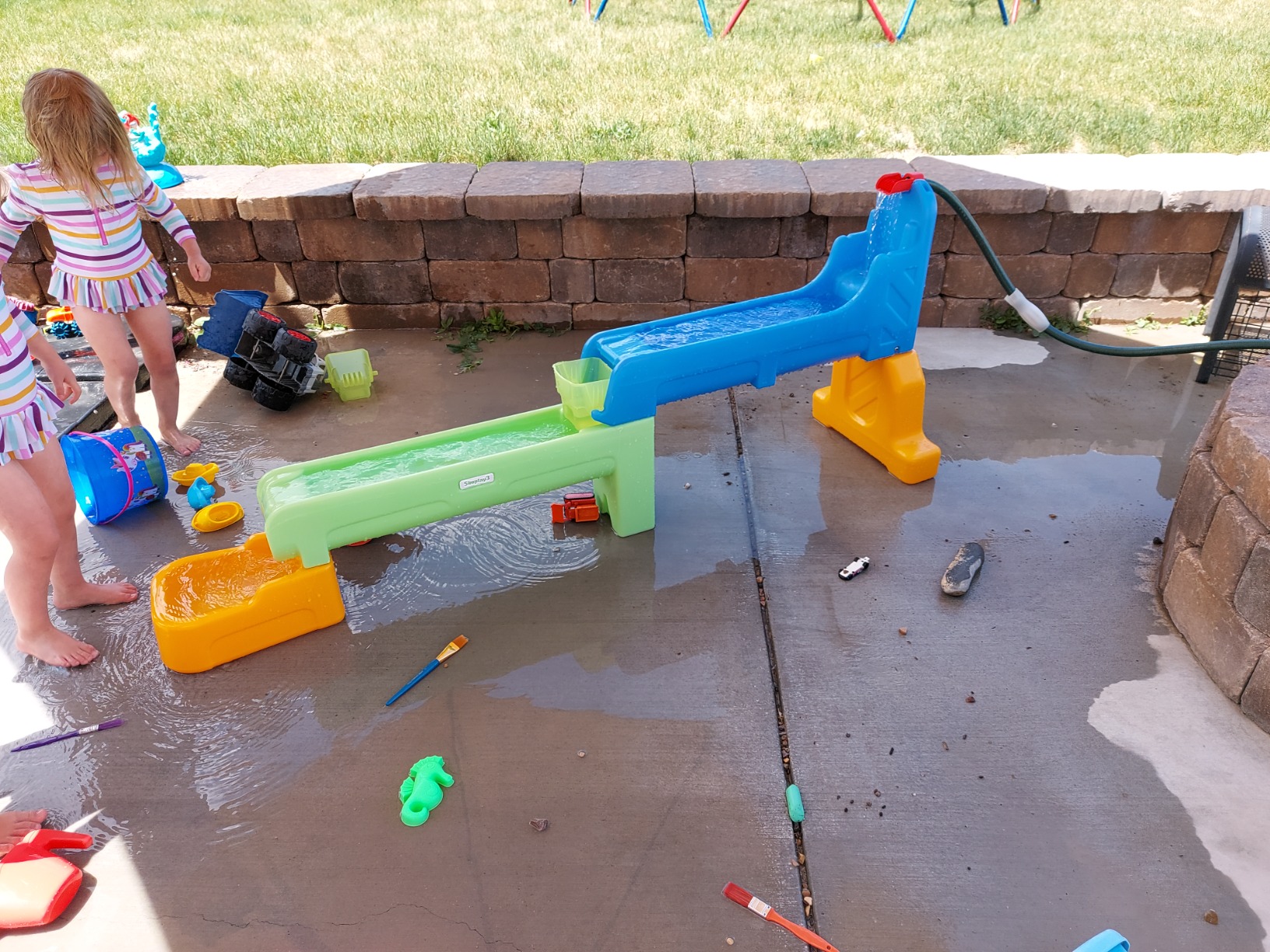 Simplay3 Rushing River Falls Multi-Level Outdoor Water Play Table customer photo 2