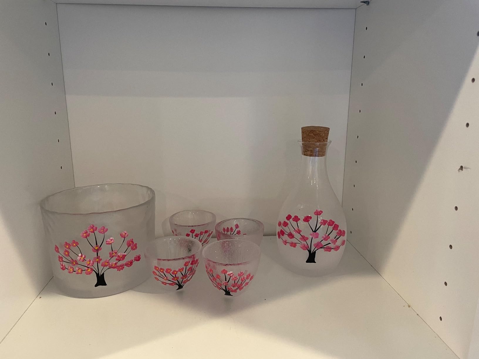 DUJUST Japanese Sake Set for 4, Handcraft Pink Cherry Blossoms Design, 1 Sake Bottle, 1 Sake Tank and 4 Sake Cups, Cold/Warm/Hot Sake Carafe, Special Japanese Gifts Set - 6 pcs customer photo 1