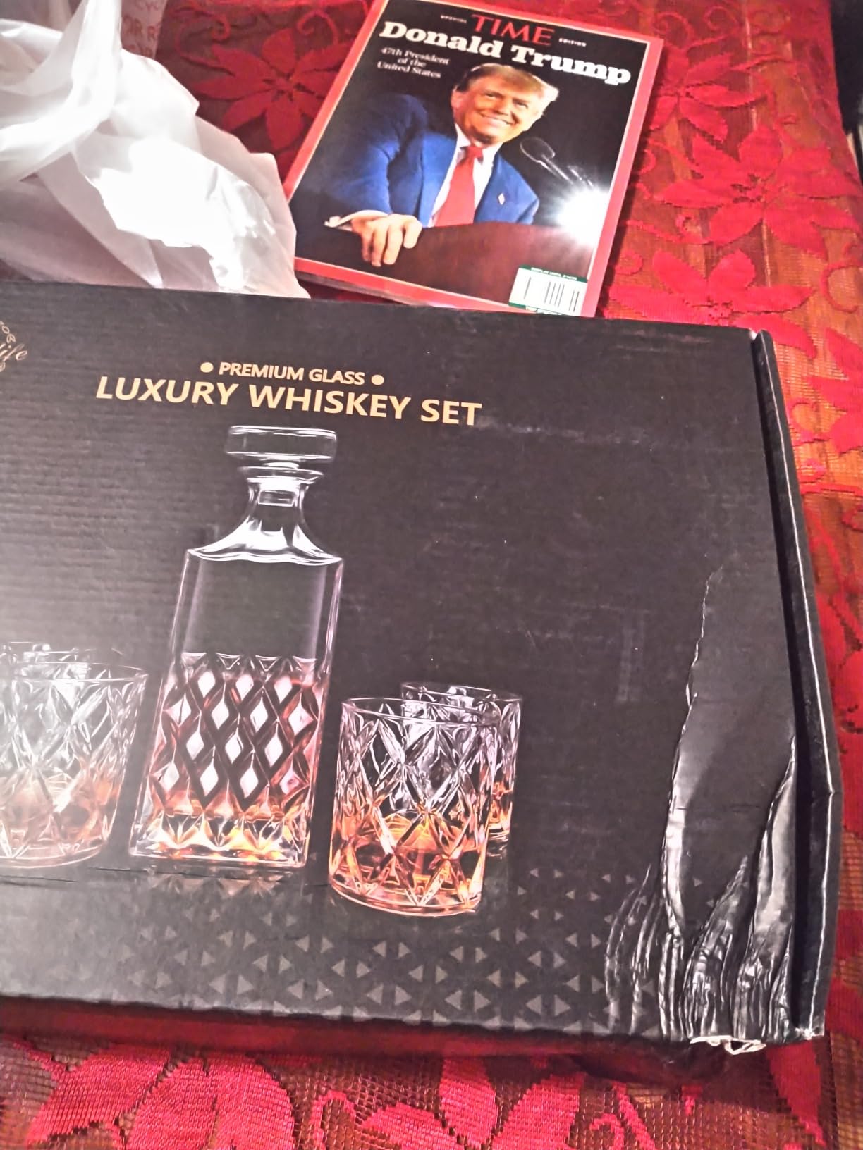 LIGHTEN LIFE Whiskey Decanter Set, Italian Crystal Decanter with 4 Whiskey Glasses in Gift Box customer photo 2