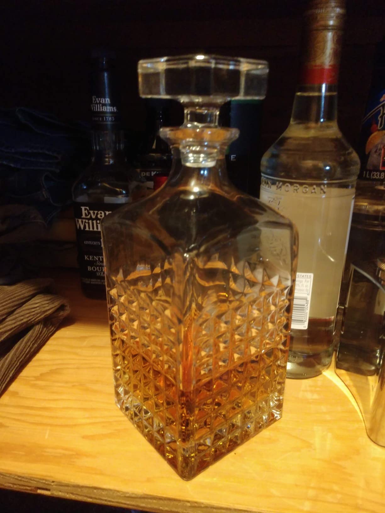 LIGHTEN LIFE Whiskey Decanter 29oz, Crystal Whiskey Decanter with Stopper, Non-Lead, 828ml, Dishwasher Safe customer photo 1