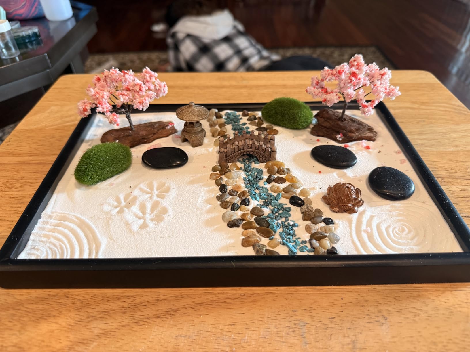 Zen Garden Kit for Desk 12x8in Sand Tray, Japanese Gift Set 14 Accessories and 6 Tools, Meditation Mini Zen Garden, Zen Sand Garden, Home Office Desk Decorations, Therapy Kit, Rock Decor customer photo 2