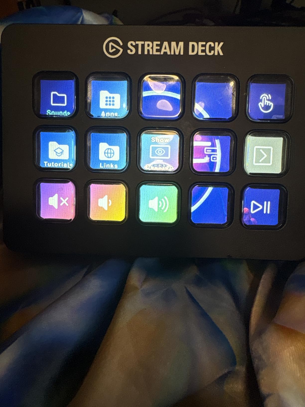 Elgato Stream Deck MK.2 Studio Controller, 15 Macro Keys customer photo 2