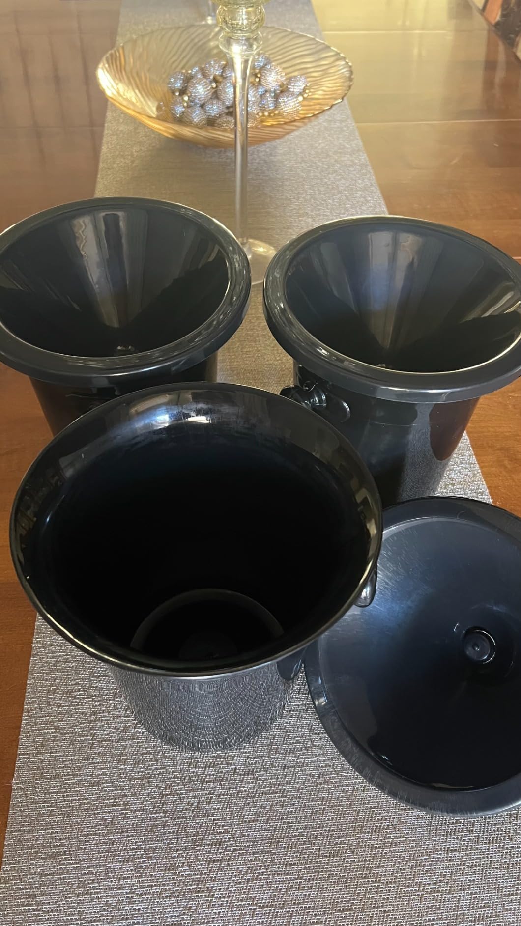 Hemoton 3Pcs Wine Tasting Spittoon Wine Bucket with Removable Funnel Lid | Black Plastic Reusable Spit Cup Dump Barrel for Whiskey Cocktails, Ice Bucket for Bar Party customer photo 1
