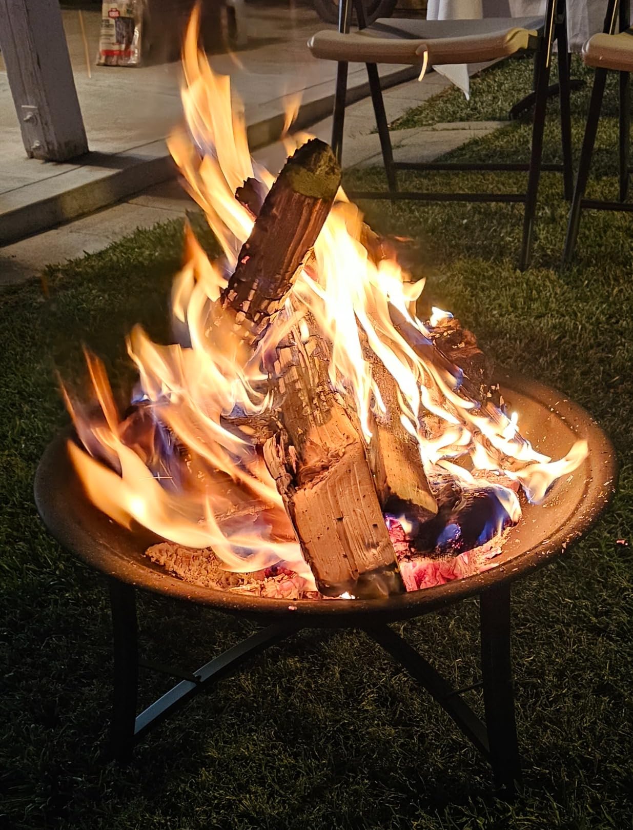 Fire Beauty Wood Burning Fire Pit, 2-in-1 BBQ Grill for Backyard Camping | Thick Carbon Steel, Large Capacity Cavity, Low Smoke Design, Rust Resistant Coating, Safe For Families With Kids And Pets customer photo 2