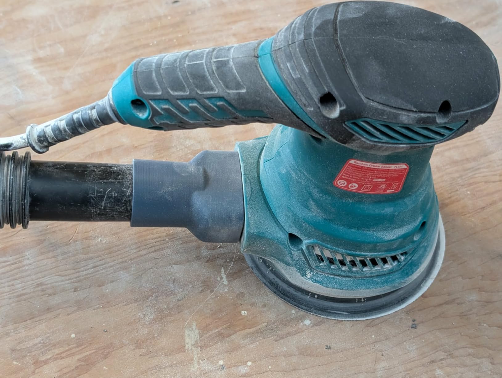 HYCHIKA 5-Inch Random Orbital Sander, 13000RPM Electric Palm Sander with 6 Variable Speeds, 12PCS Sandpapers and Efficient Dust Collection Bag customer photo 2