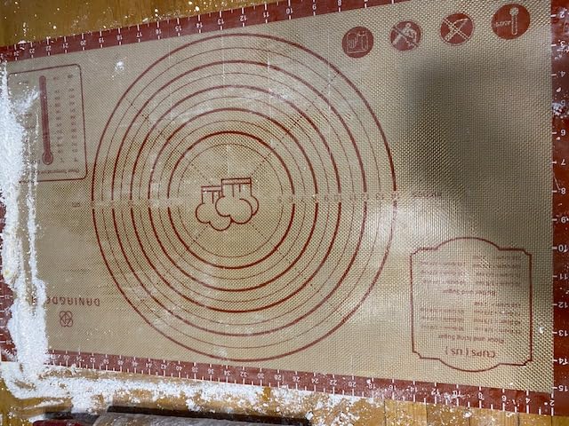 DANIA & DEAN 26x16 Extra Thick Silicone Baking Mat for Pastry and Bread with Measurements customer photo 1