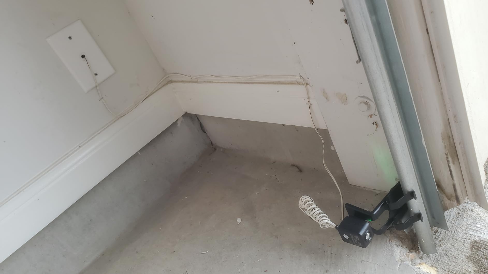 Chamberlain B6713T Smart Advanced Corner LED Lighting-myQ Smartphone Controlled-Ultra Quiet, Strong Belt Drive & MAX Lifting Power, Blue Garage Door Opener customer photo 1