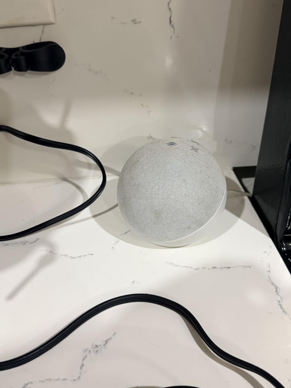 Amazon Echo Dot (newest model) - Vibrant sounding speaker, Designed for Alexa+, Great for bedrooms, dining rooms and offices, Glacier White customer photo 2
