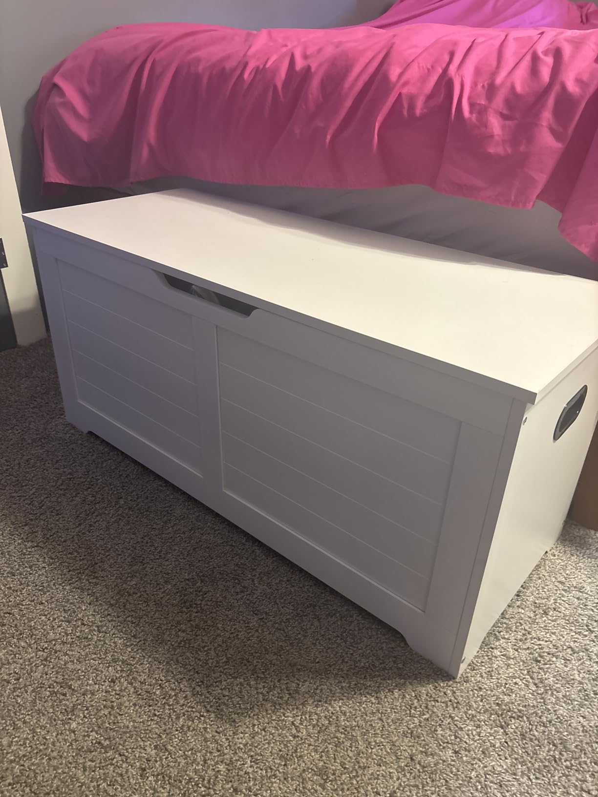VASAGLE Storage Chest, 39.4 Inches Width Bench with 2 Safety Hinges | Farmhouse Style, for Entryway, Bedroom, Living Room, Cloud White, SOFIE Collection ULSB061T10 customer photo 2