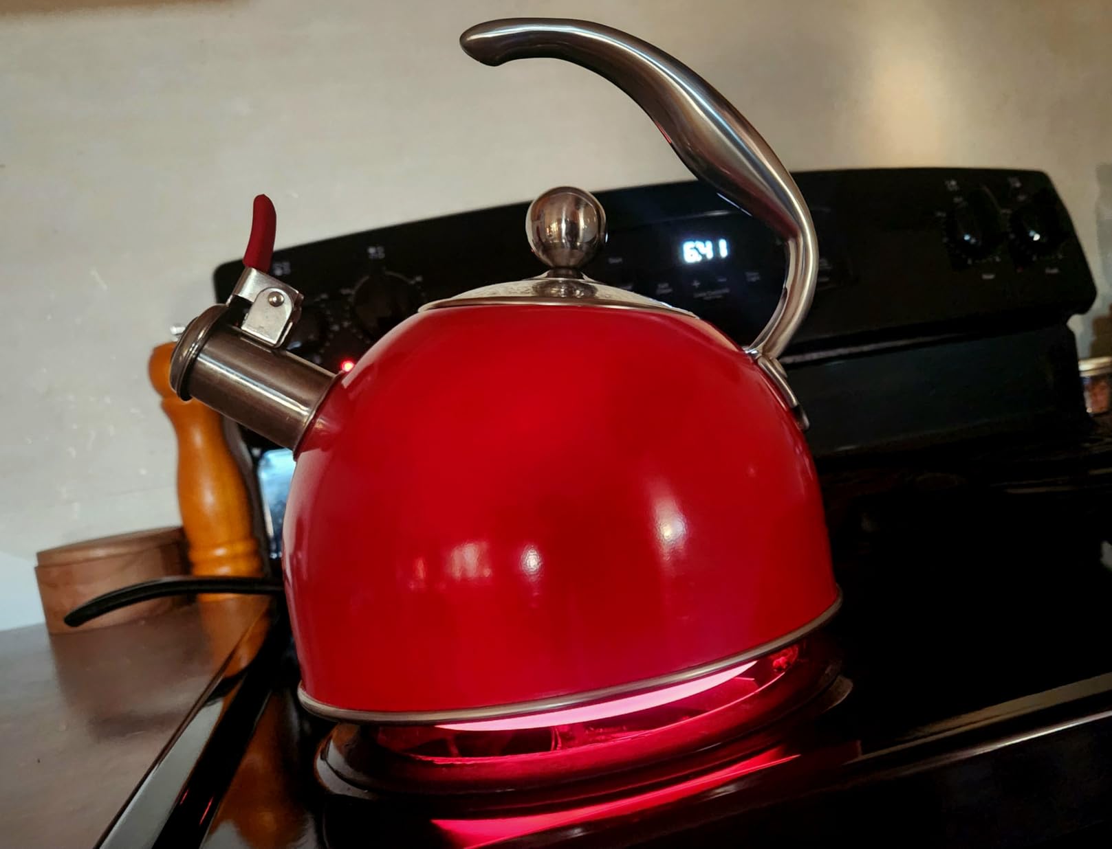 Viking 3-Ply Stainless Steel Tea Kettle, 2.6 Quart Stovetop Hot Water Pot with Tempered Glass Lid, Ergonomic Handle, Induction Ready, Satin Silver customer photo 1