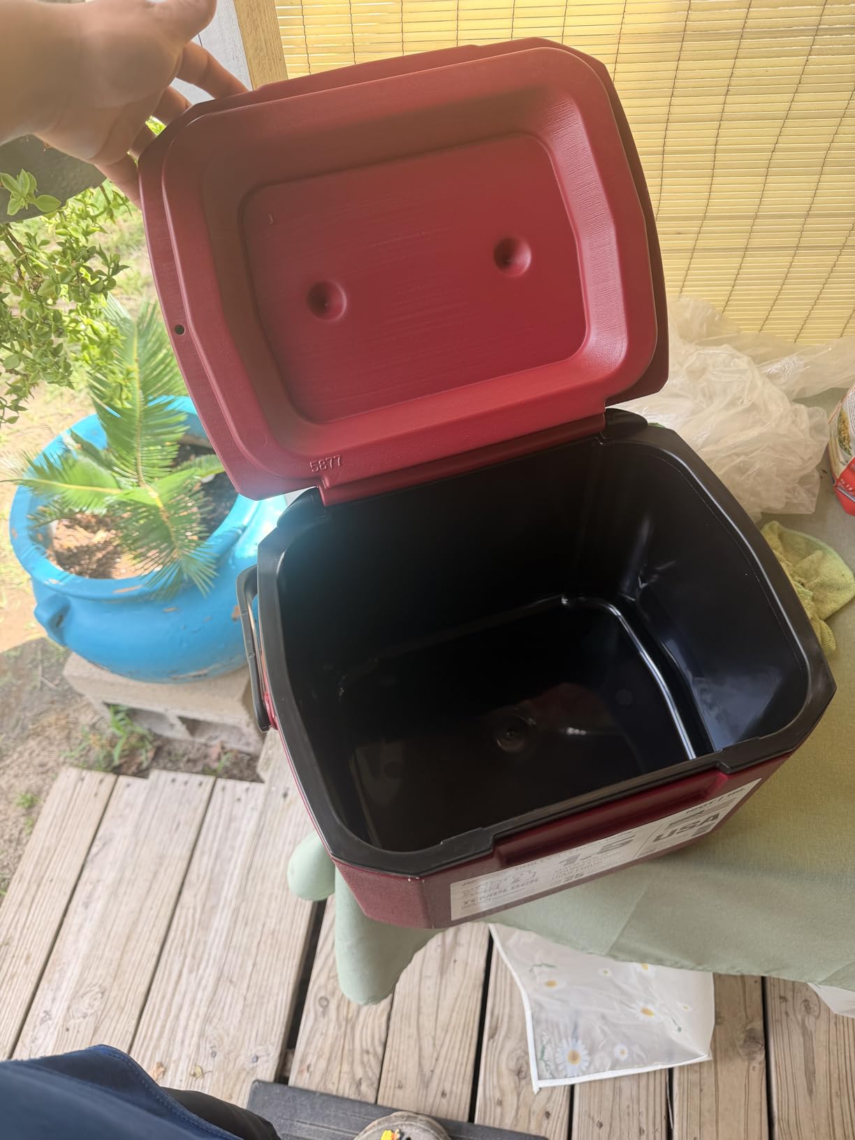 Coleman Chiller 9/16/30/48/60qt Cooler with Ice Retention, Leak Resistant, Great for Camping, Concerts, Sports, and More customer photo 2