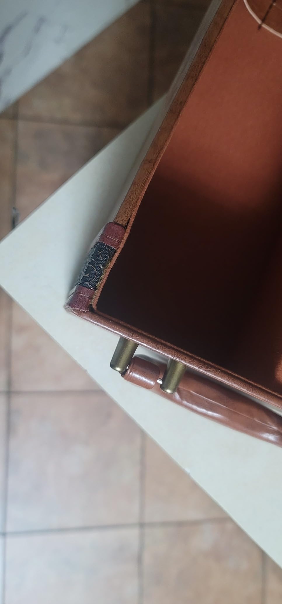Wine Gift Box with 4 Wine Accessories Set,Portable Two Bottle Wine Carrier Case for Christmas,Wedding, Anniversary, Party,Vintage Leather Wine Storage Box for Home Bar Decor and Wine Collection customer photo 2