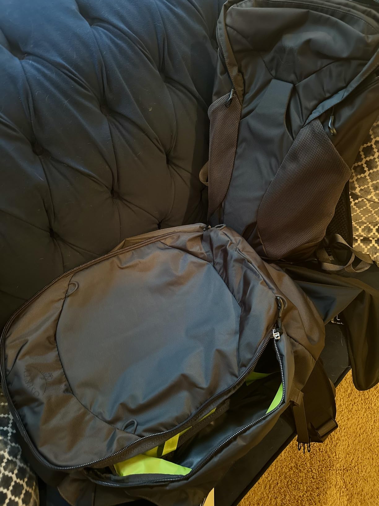 Osprey Farpoint 40L Men's Travel Backpack, Gopher Green customer photo 2