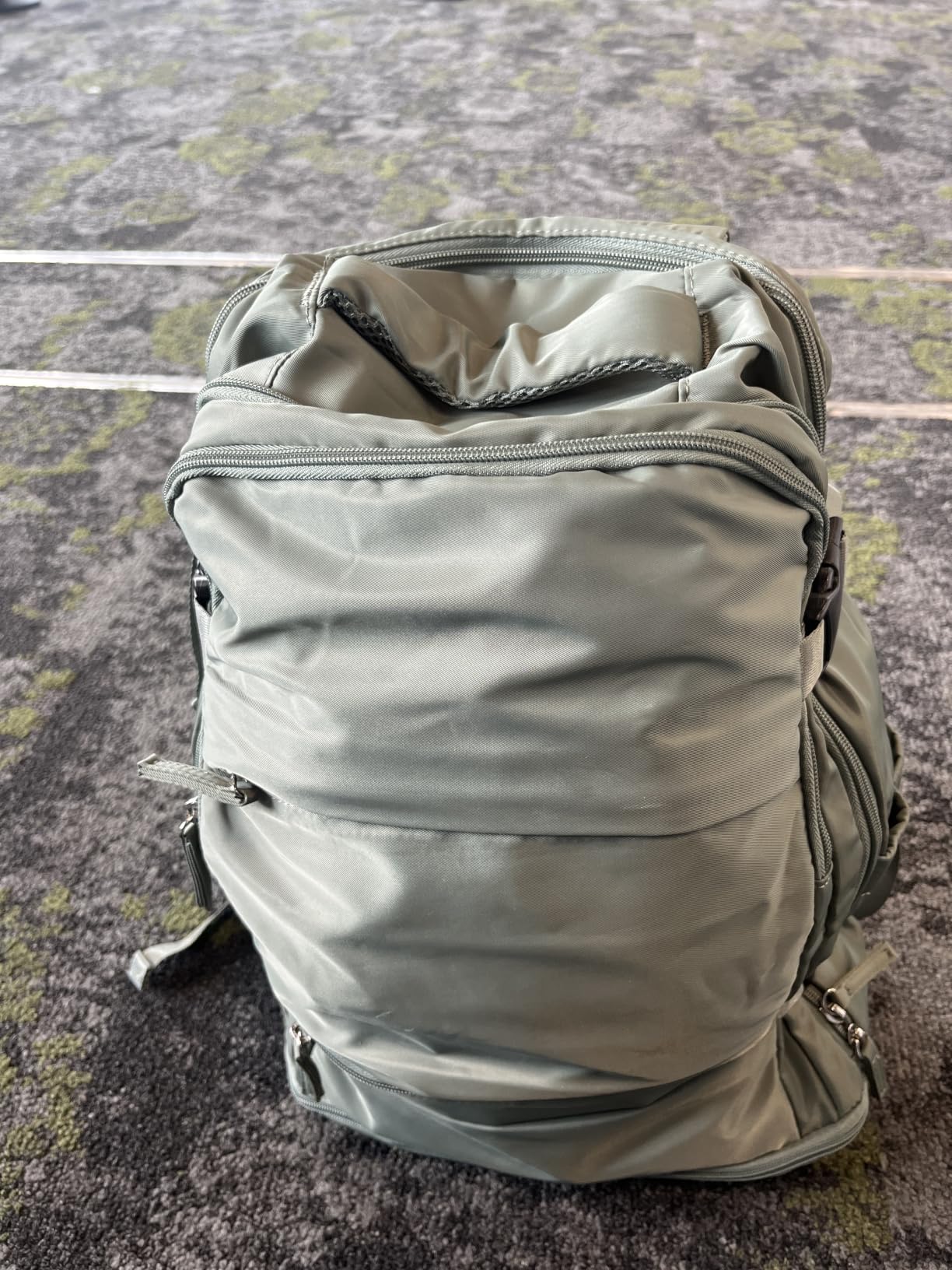 coowoz Travel Backpack For Women Men,Carry On Backpack,Hiking Backpack Waterproof Outdoor Sports Rucksack Casual Daypack Travel Essentials（Beige） customer photo 2