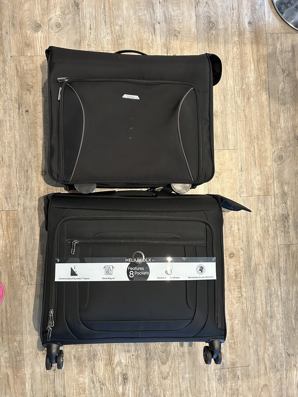 Helium DLX, Rolling Garment Bag with Wheels, Black customer photo 2