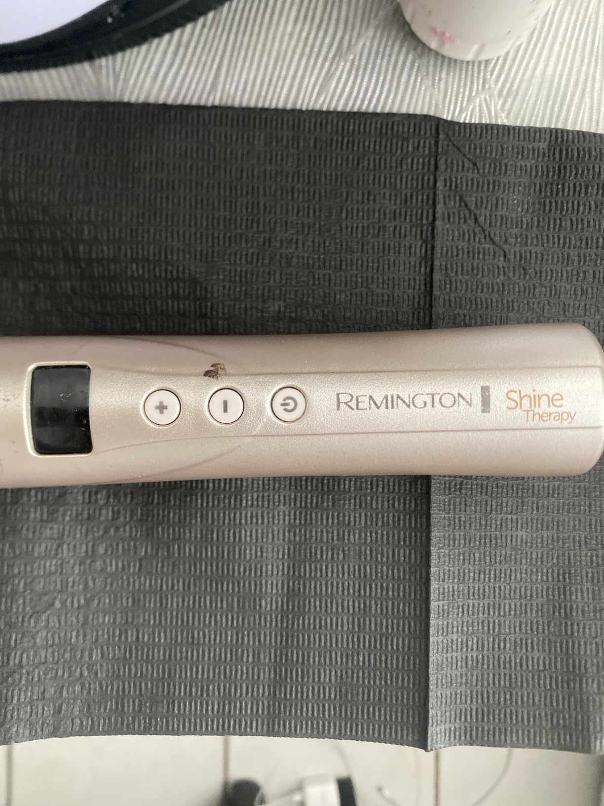 Remington Shine Therapy Argan Oil & Keratin Infused 1/2-1 Inch Tapered Curling Wand for Natural Curls, Includes Heat Glove customer photo 2