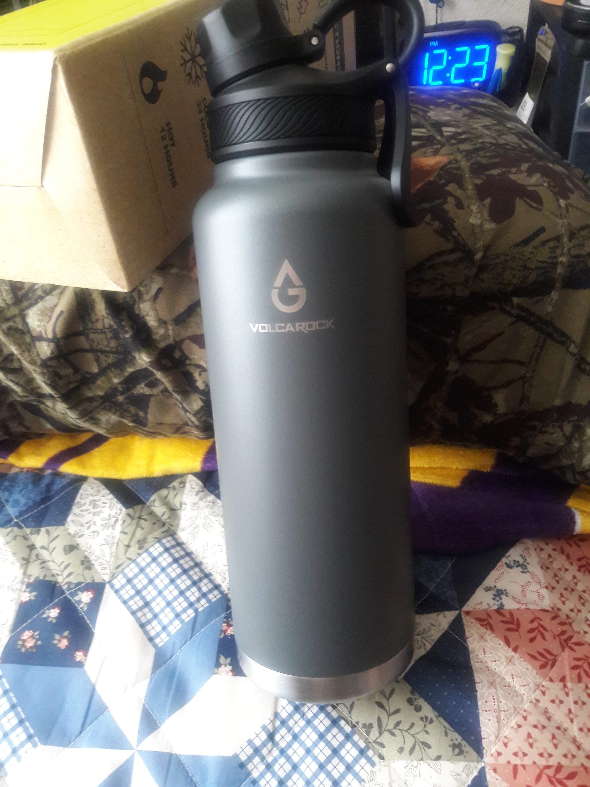 Vacuum Insulated Jug with Straw Lid Dustproof, Half Gallon Insulated Beer Growler, 3 Lids Wide Mouth Thermos Mug, Leakproof BPA Free and Dishwasher Safe - 64 Oz Grey customer photo 1