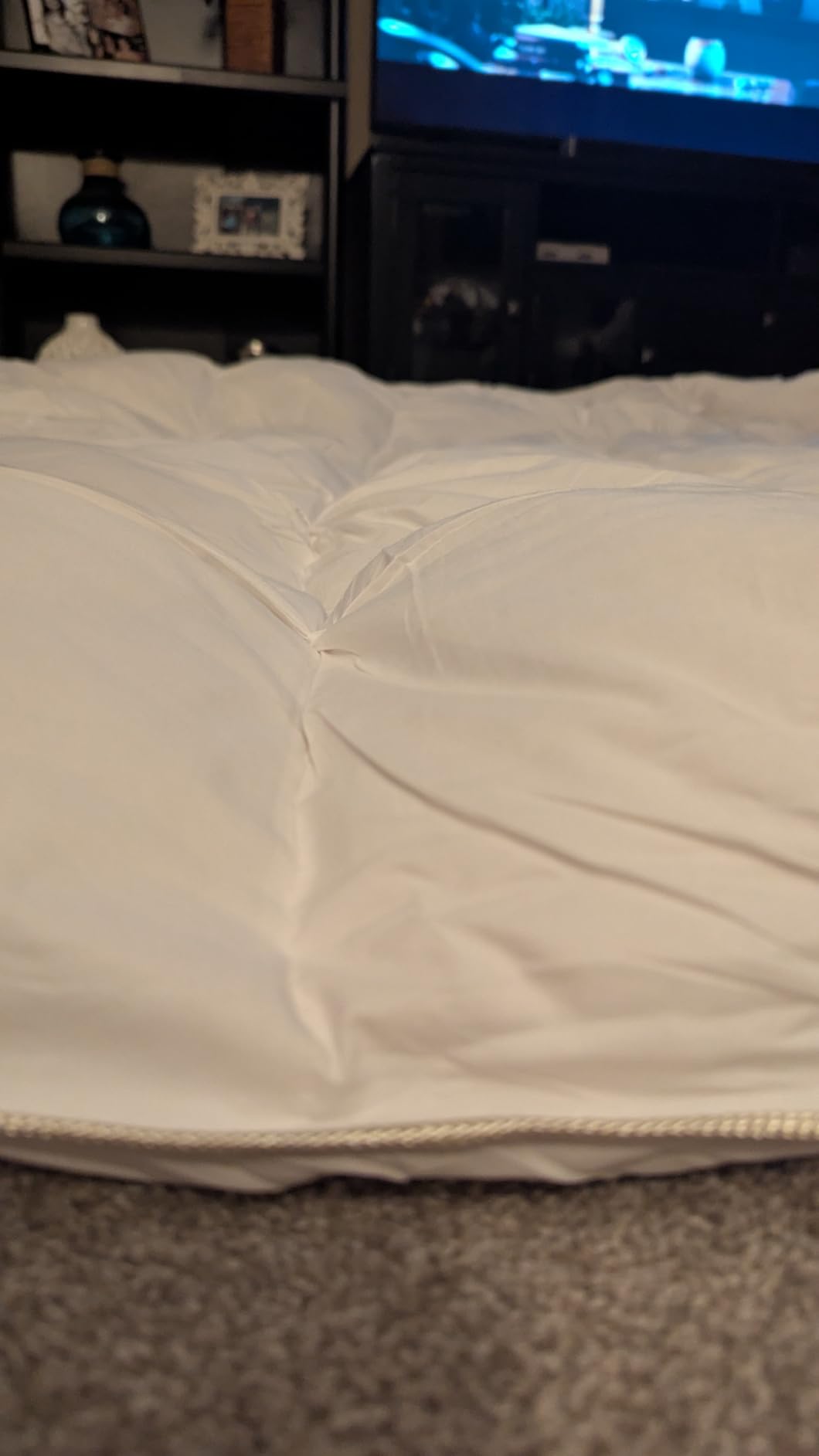 Luxurious All-Season Goose Down Feather Fiber Comforter Queen Size Duvet Insert, Exquisite Pinch Pleat Ruffled Twisted Flower, Premium Baffle Box, 100% Egyptian Cotton Cover, 60 oz. Fill Weight, Gray customer photo 2