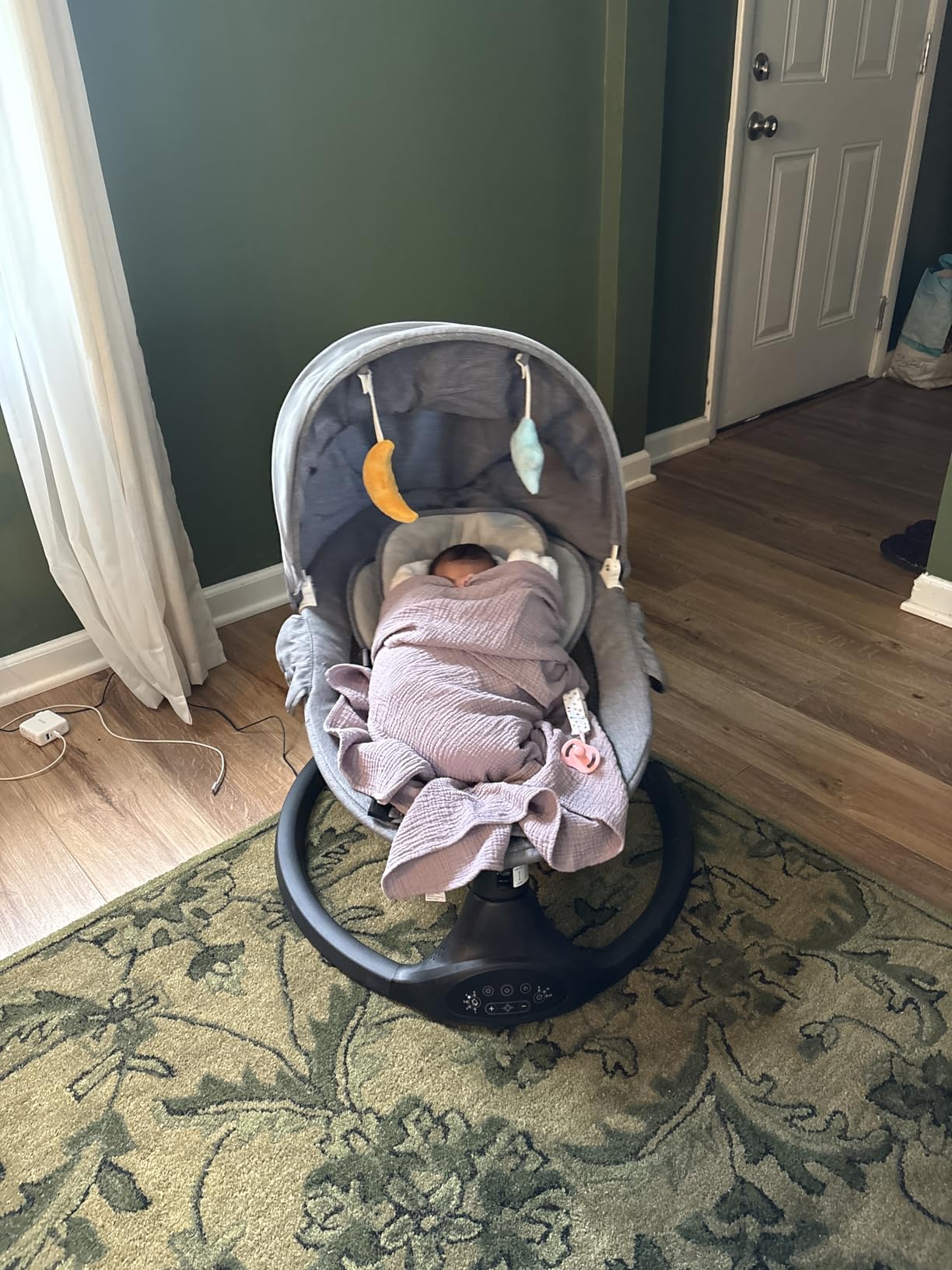 LAREX Baby Swing for Infants to Toddler with Remote Control & Bluetooth | Portable Electric Infant Rocker with 5 Sway Speeds & Timers, 10 Melodies, 3-Point Harness, Max 20 lbs, 0-6 Months, Black customer photo 1