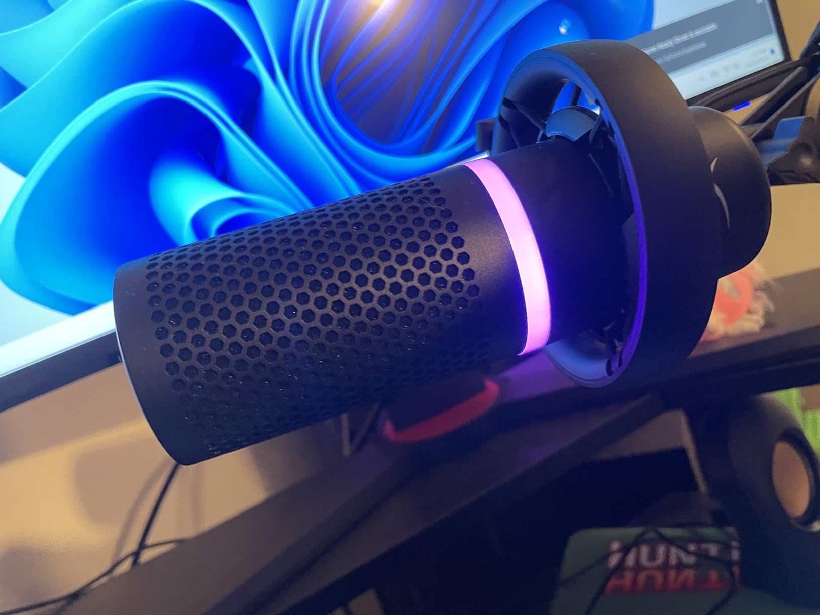 HyperX DuoCast - RGB USB Condenser Microphone for PC, PS5, PS4, Mac, Low-profile Shock Mount, Cardioid, Omnidirectional, Pop Filter, Gain Control, Gaming, Streaming, Podcasts, Twitch, YouTube, Discord customer photo 2