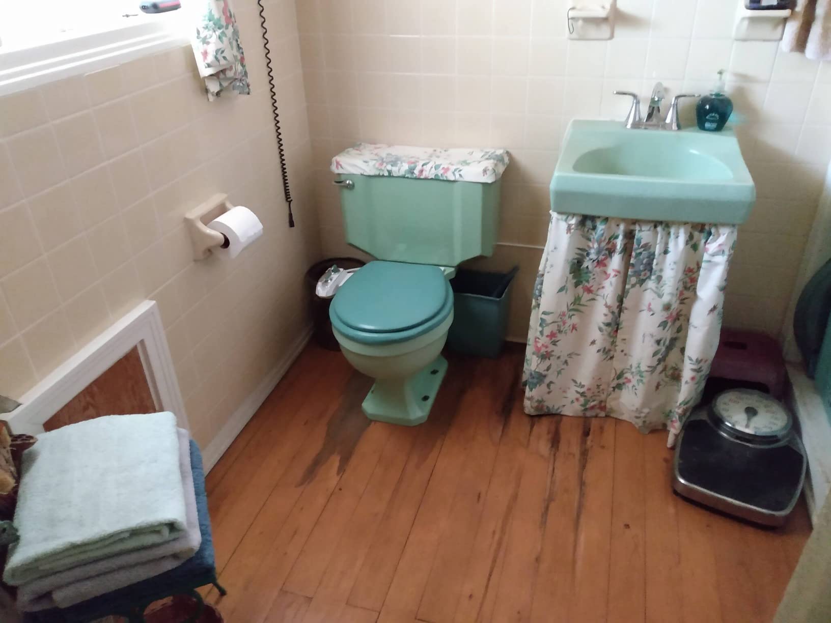 LUXE Bidet NEO 320 Plus - Warm Water, Dual Nozzle, Non-Electric Bidet Attachment for Toilet Seat, Patented Slide-In Install, 360° Self-Clean, EZ-Lift to Clean, Feminine & Rear Wash (Chrome) customer photo 2