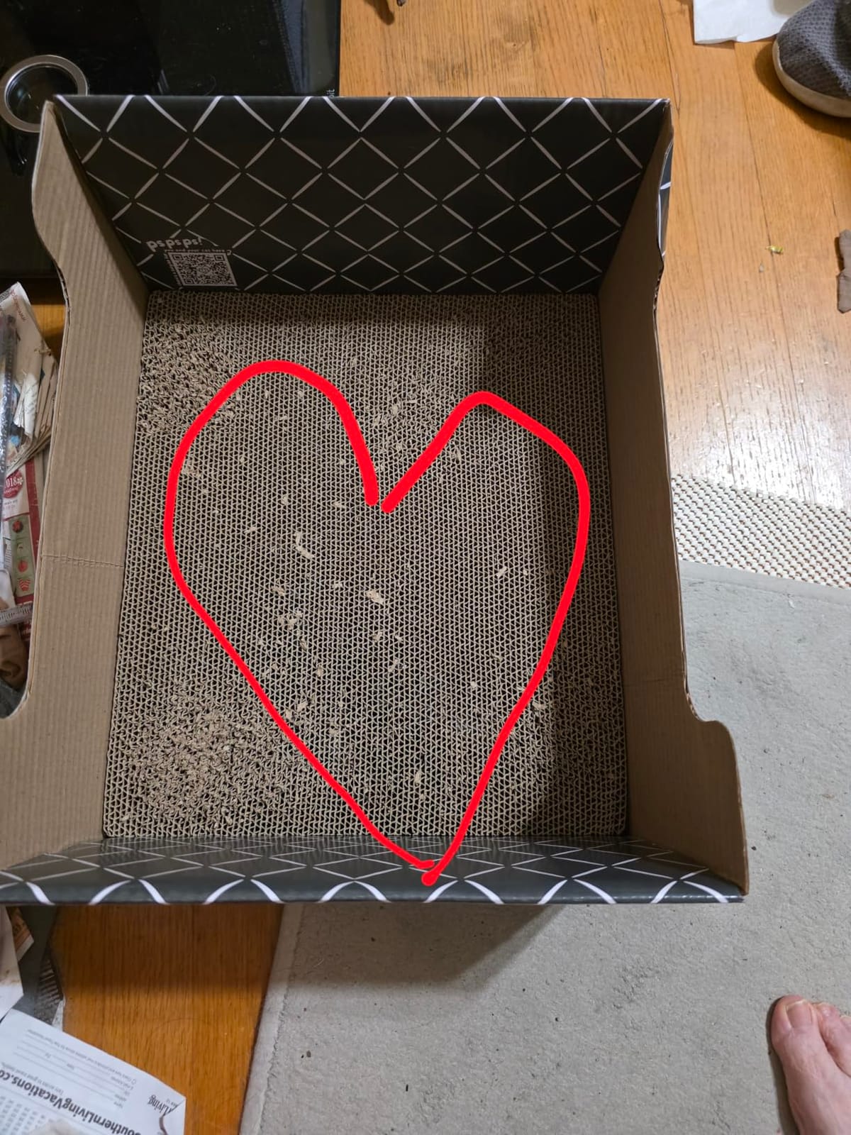 Hide & Scratch Cardboard Cat Scratcher Box & Bed Dark Grey Diamond Pad customer photo 2