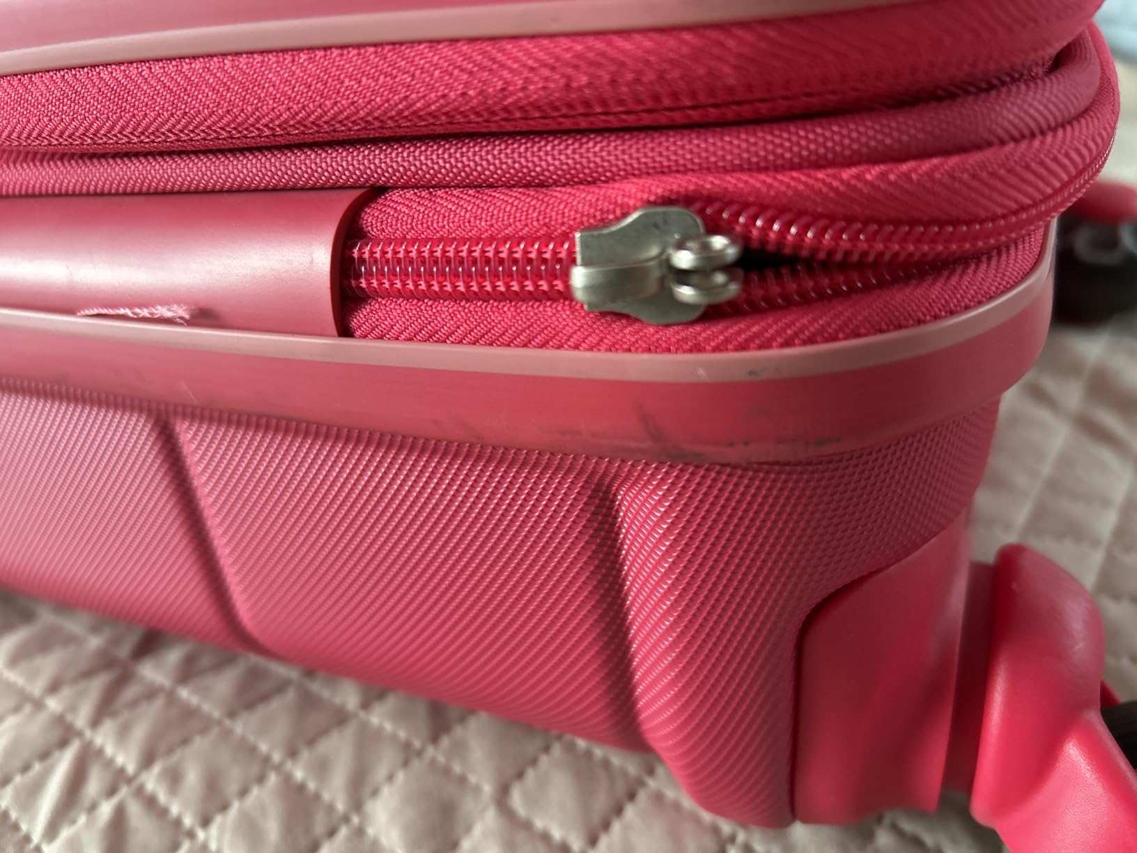 American Tourister Stratum 2.0 Expandable Hardside Luggage with Spinner Wheels, 24