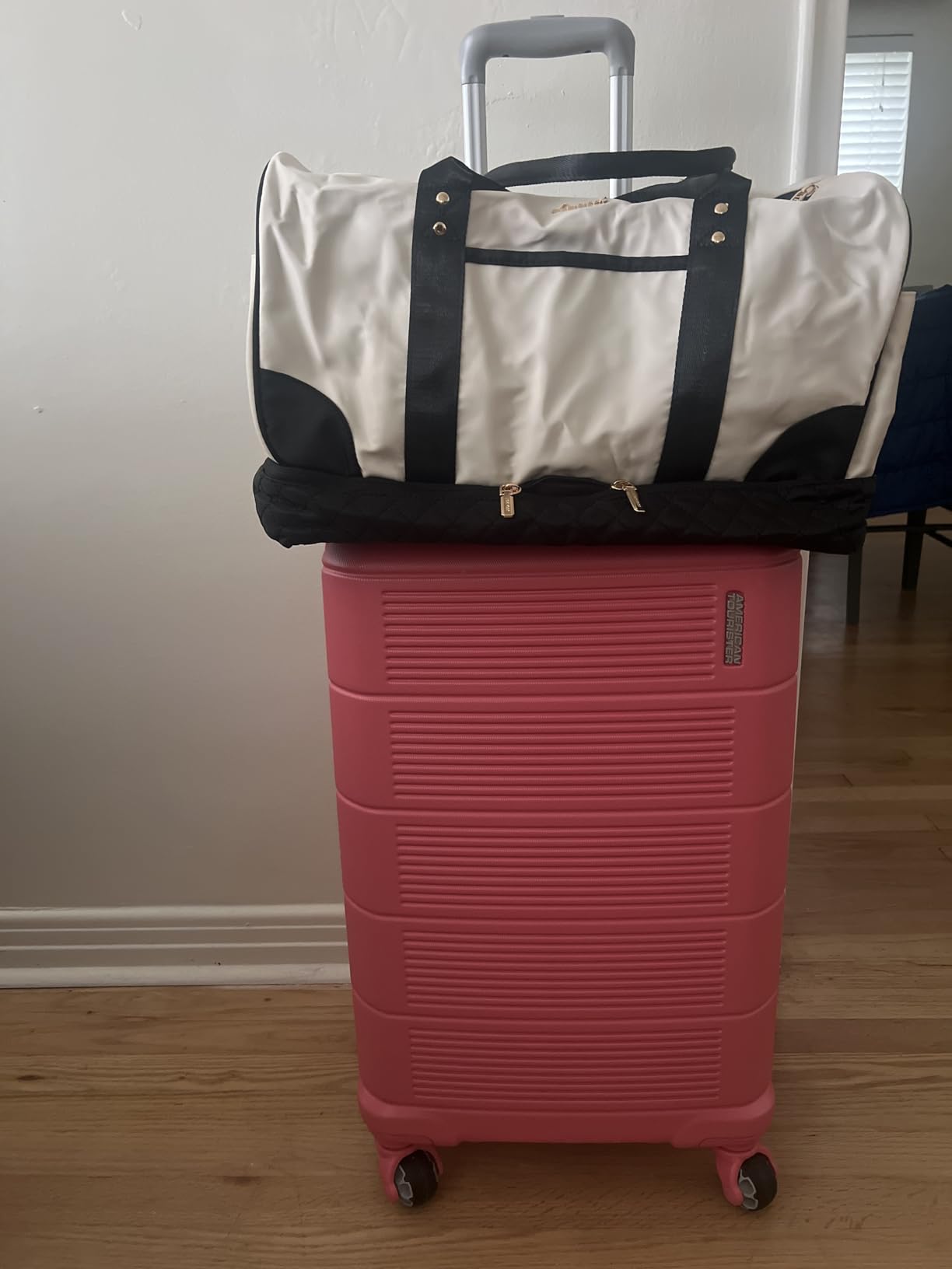 American Tourister Stratum 2.0 Expandable Hardside Luggage with Spinner Wheels, 24