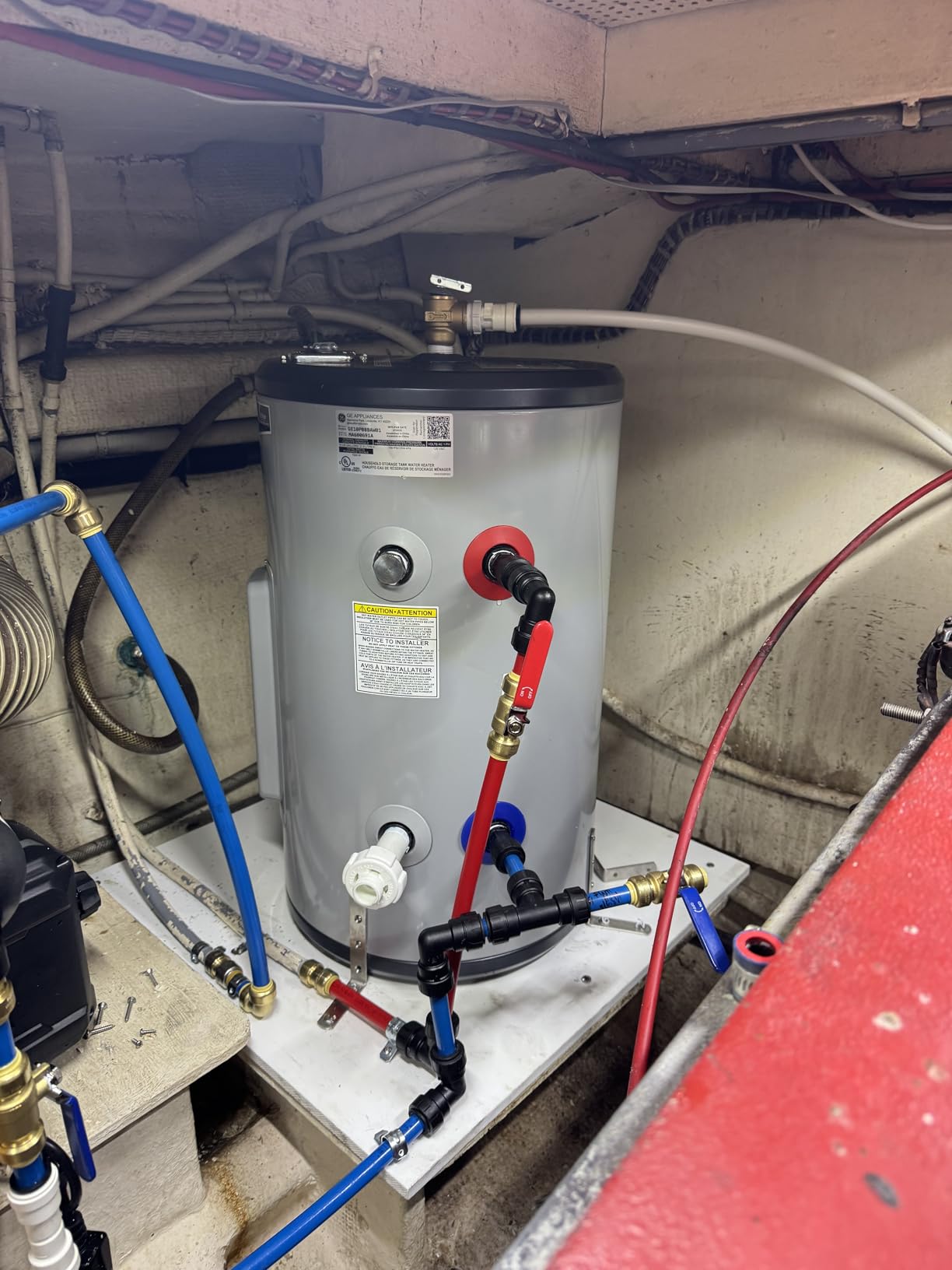 GE Appliances 18 Gallon Versatile Plug and Play Electric Water Heater with Adjustable Thermostat, Easily Installs Where You Want It, 120 Volt customer photo 2