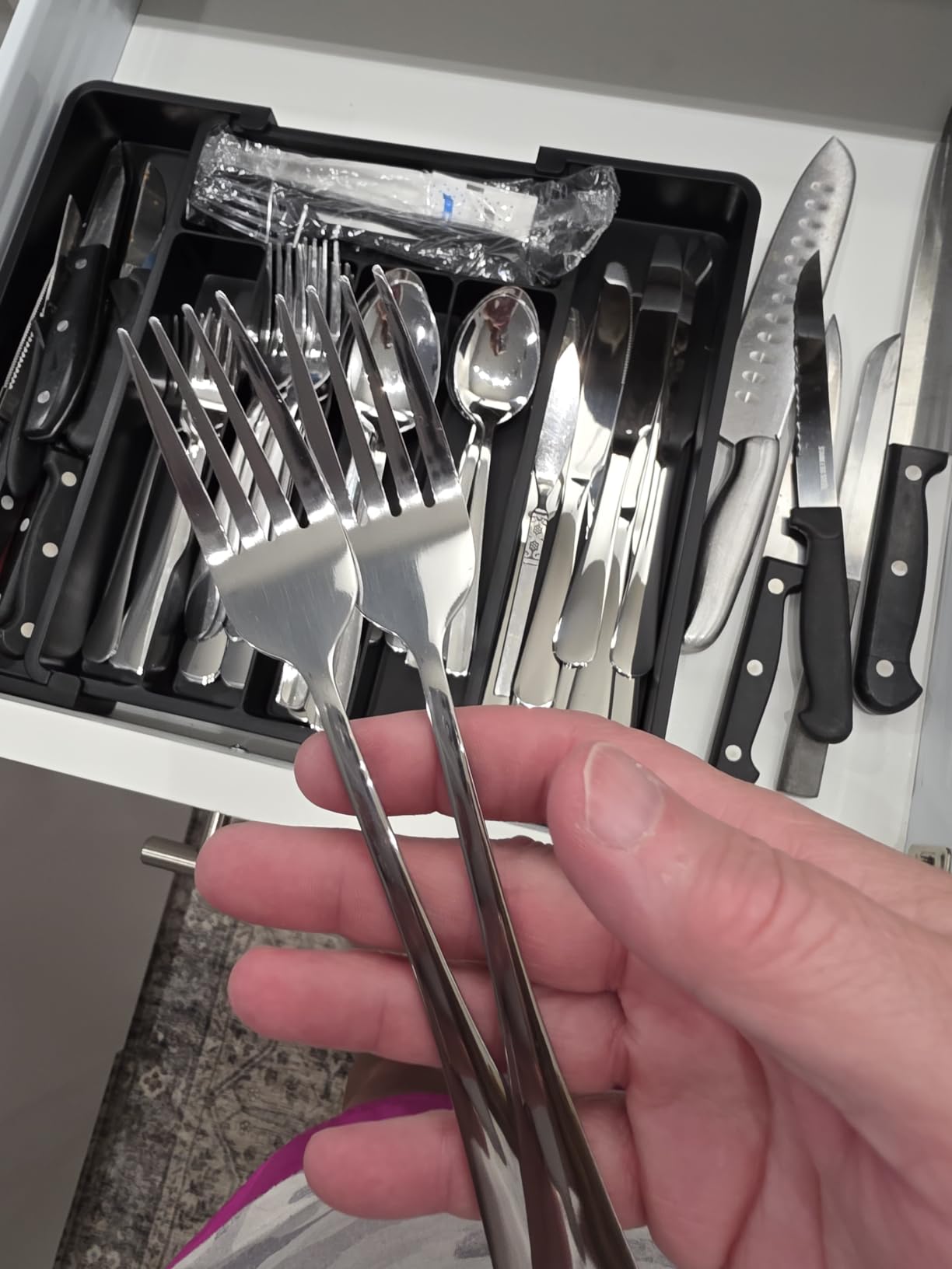 40 Piece Silverware Set Service for 8, Premium Stainless Steel Flatware Set, Mirror Polished Cutlery Utensil Set, Durable Home Kitchen Eating Tableware Set, Include Fork Knife Spoon Set, Dishwasher Safe customer photo 2