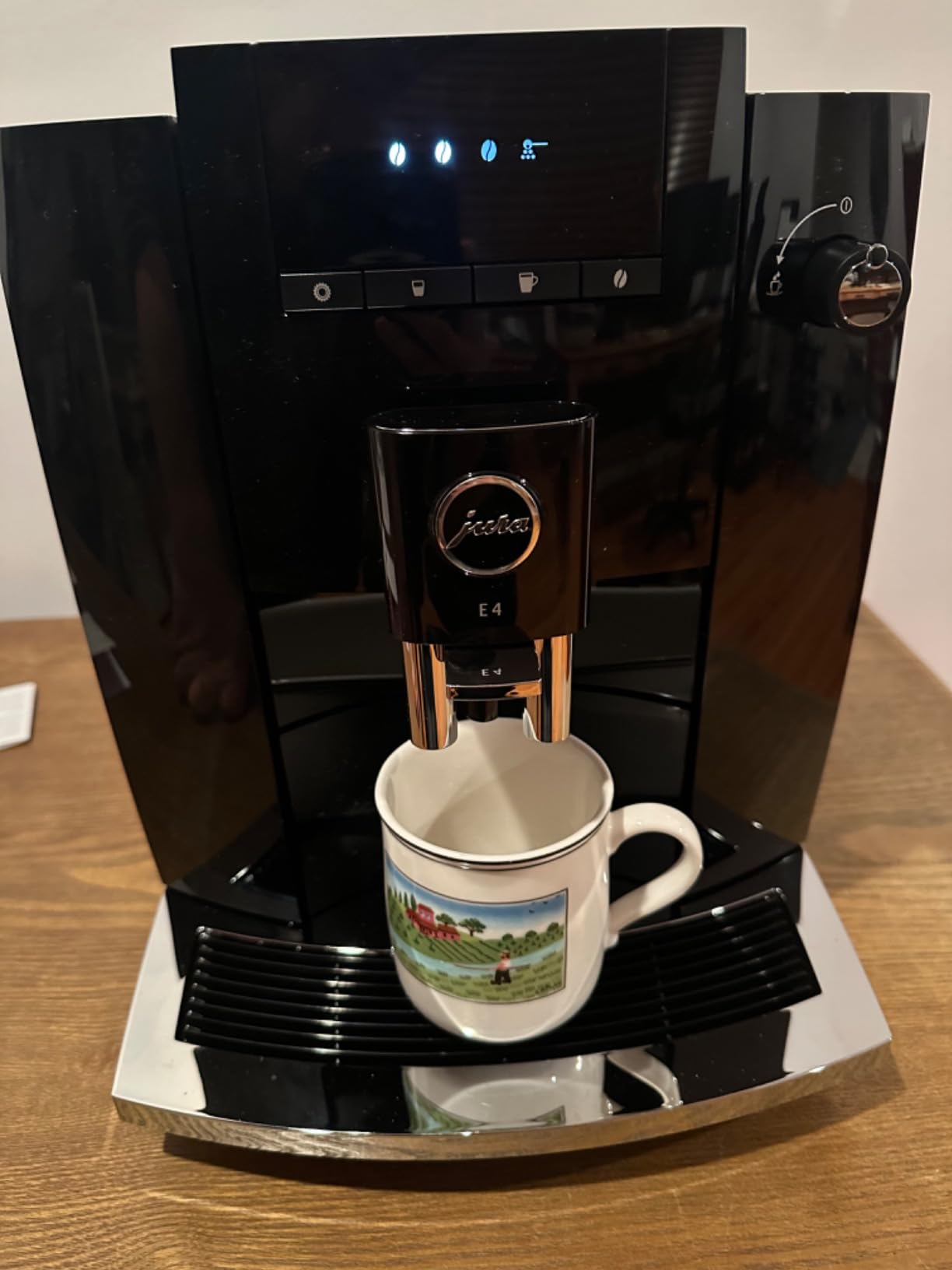Jura E4 Piano Black Automatic Coffee Machine customer photo 1